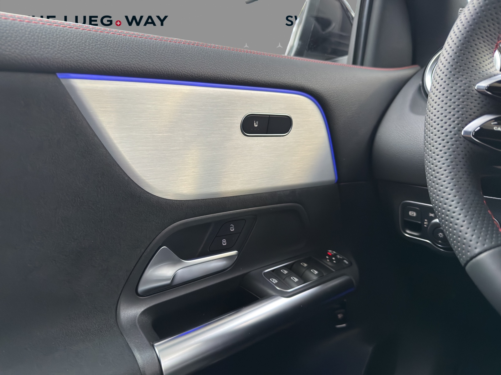 MERCEDES-BENZ GLA 250 4M - SwissStar / DISTRONIC / 360 Grad Kamera / AHK / Multibeam LED-image-13
