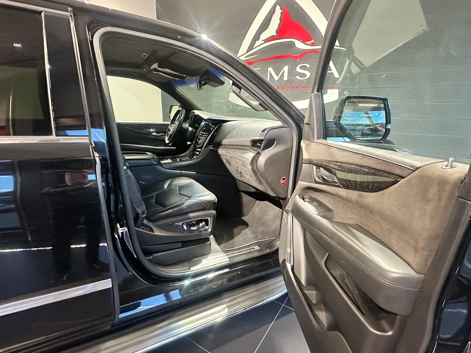CADILLAC Escalade 6.2 Premium Automatic-image-9