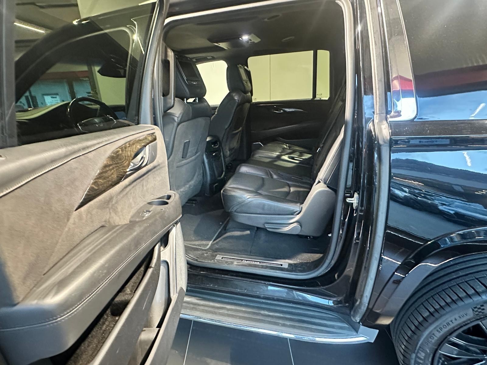 CADILLAC Escalade 6.2 Premium Automatic-image-11