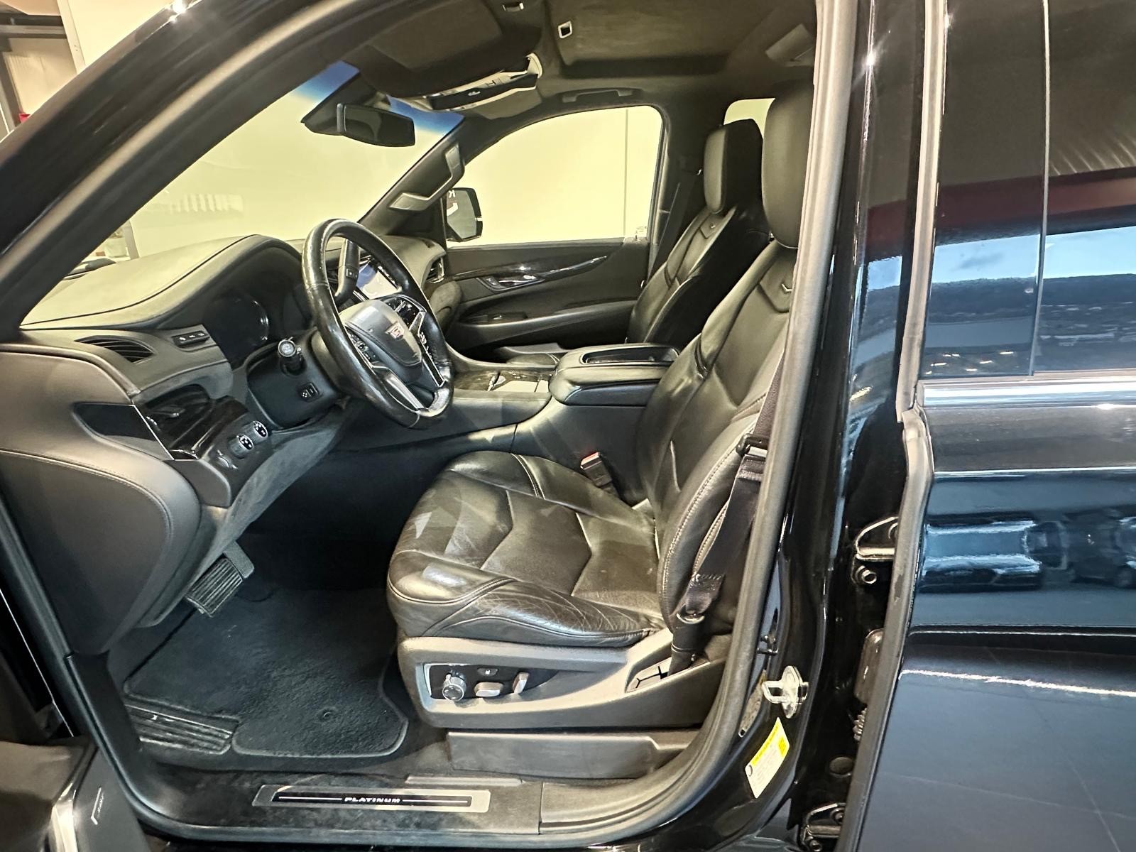 CADILLAC Escalade 6.2 Premium Automatic-image-8