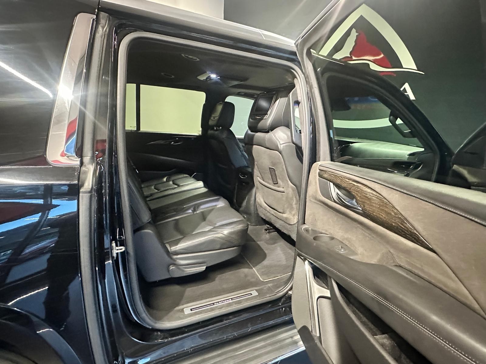 CADILLAC Escalade 6.2 Premium Automatic-image-10