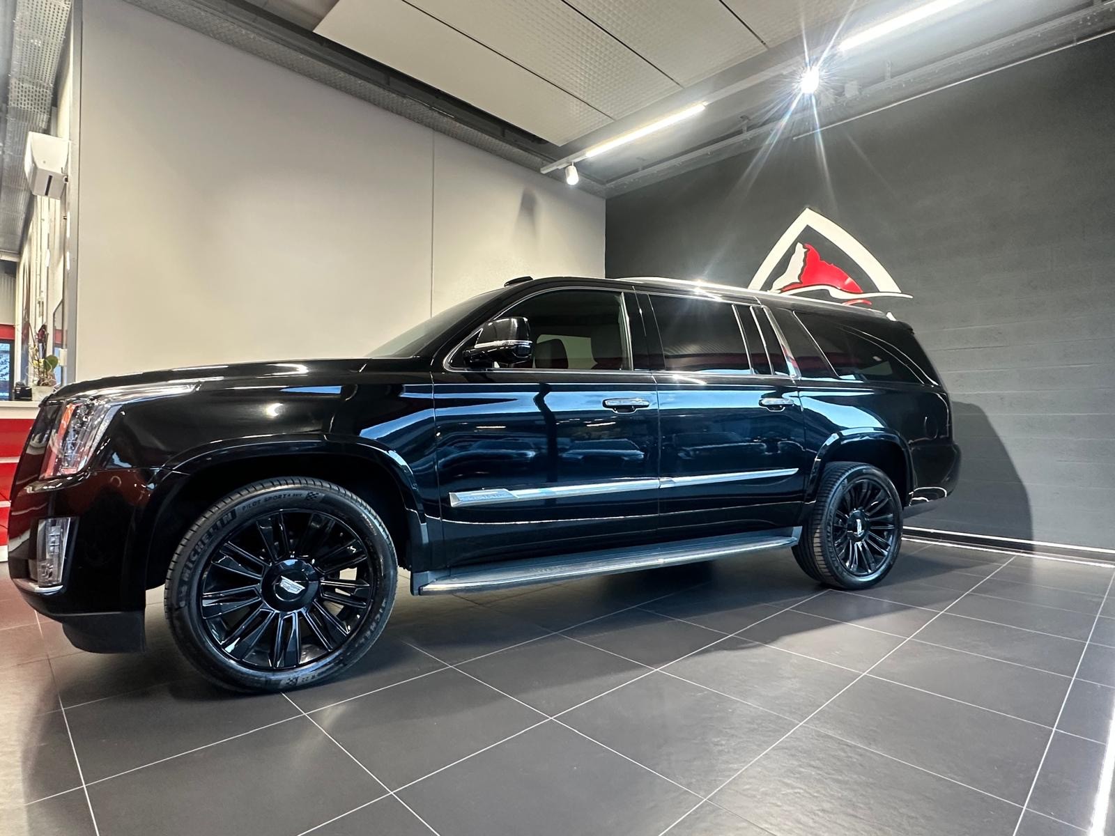 CADILLAC Escalade 6.2 Premium Automatic-image-3