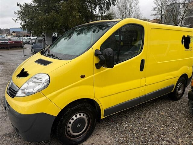 OPEL VIVARO-image-1