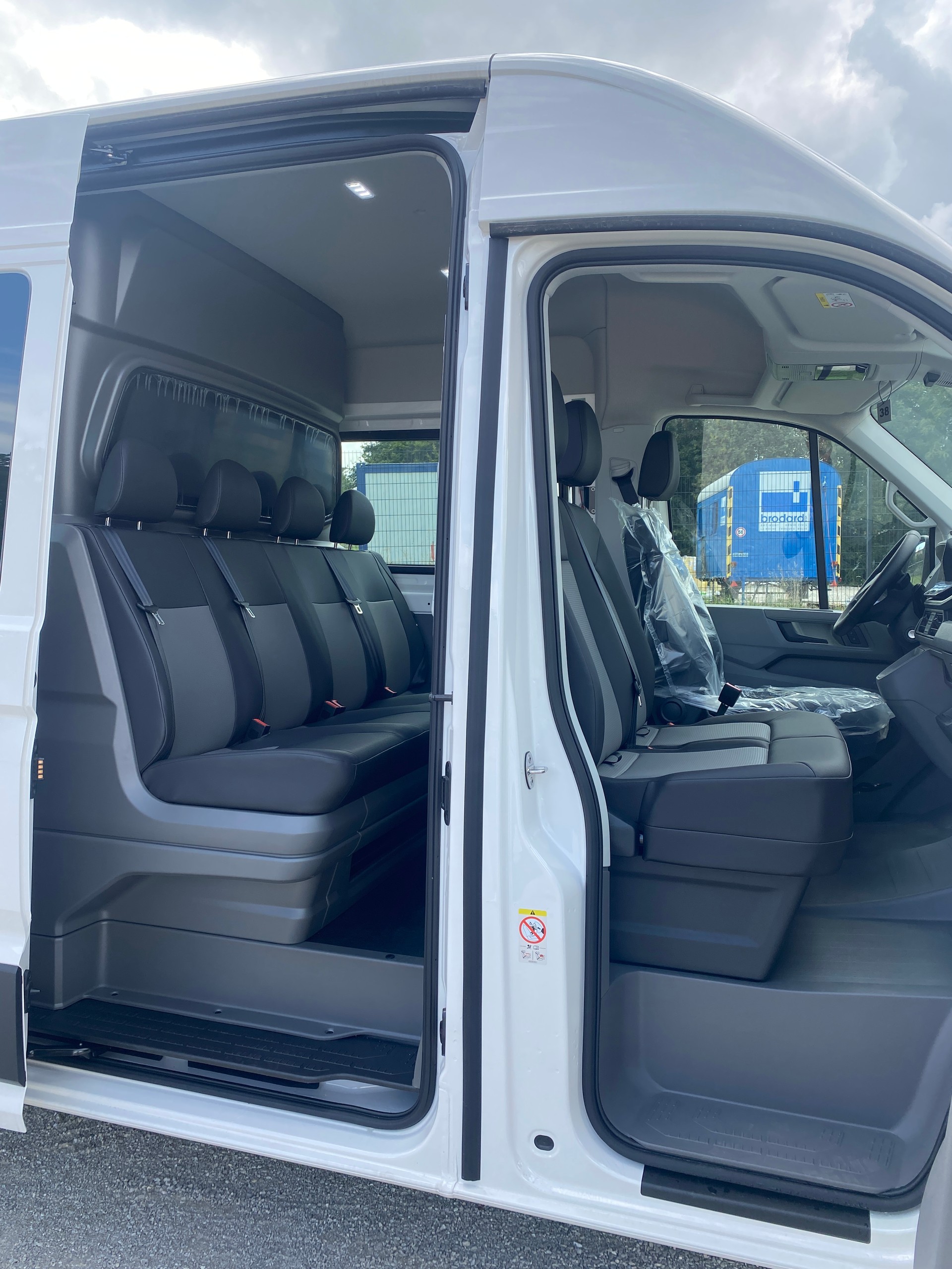 MAN TGE 3.180 4X4 L3 H3 7 places-image-9