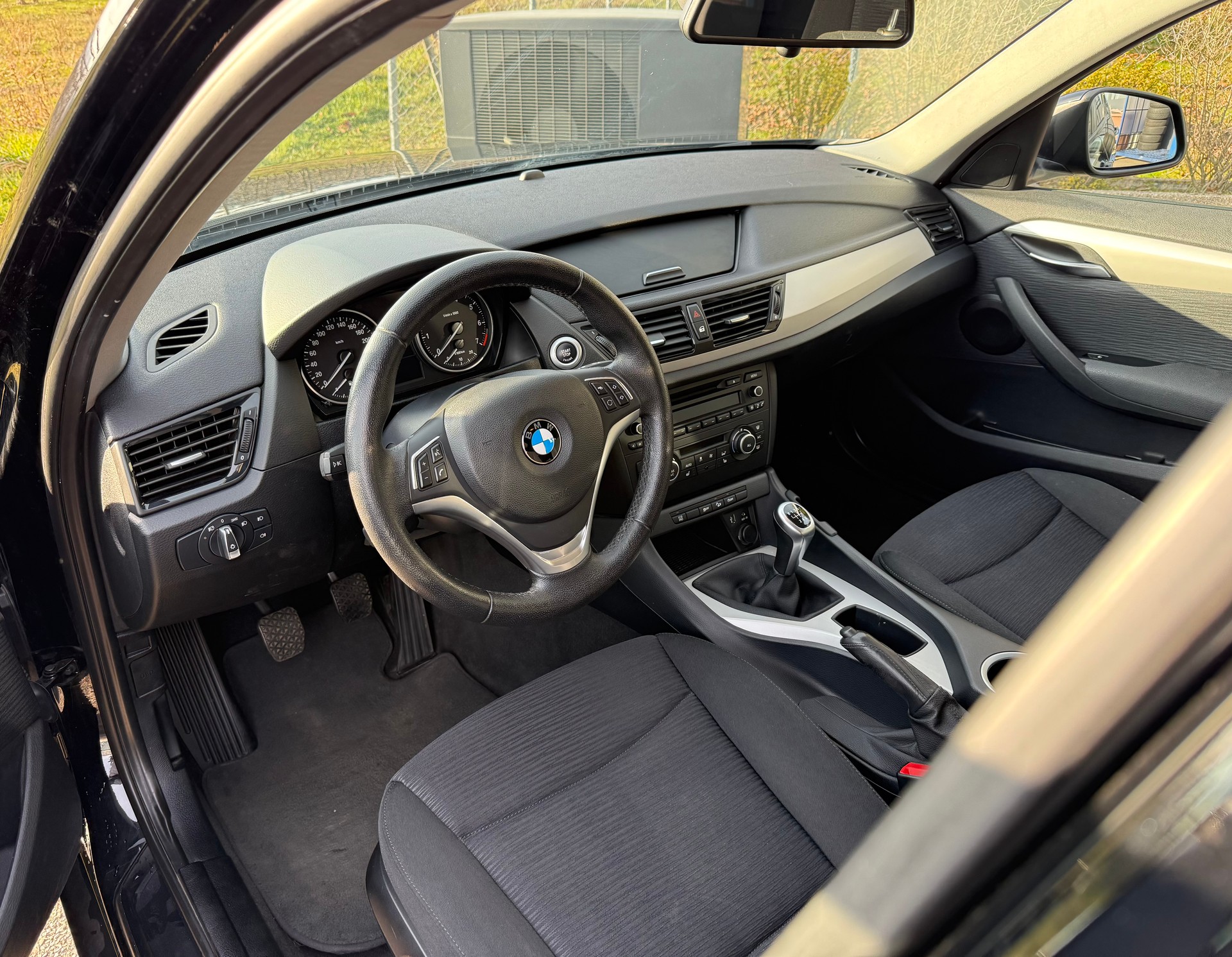 BMW X1 xDrive 20i-image-6