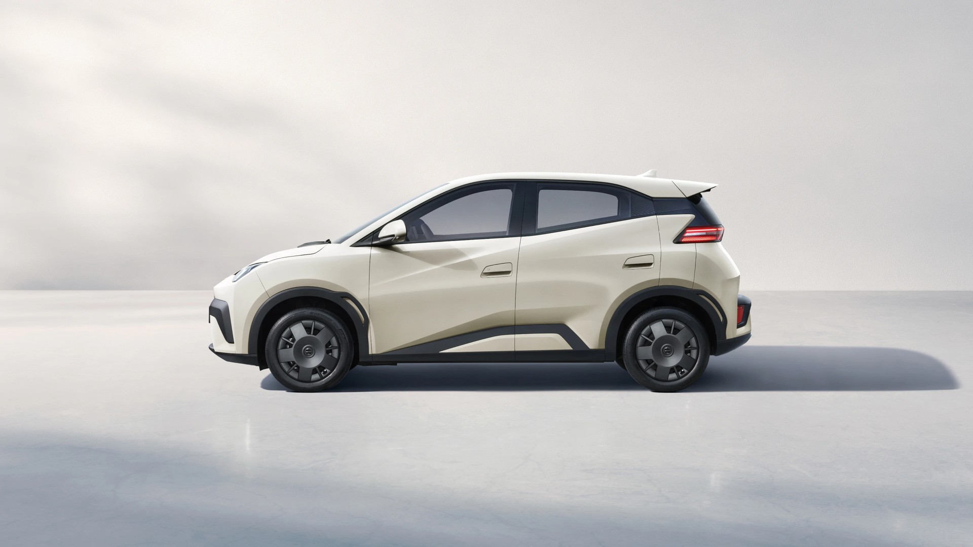 BYD Dolphin Surf 30 kWh Active-showroom-element-2