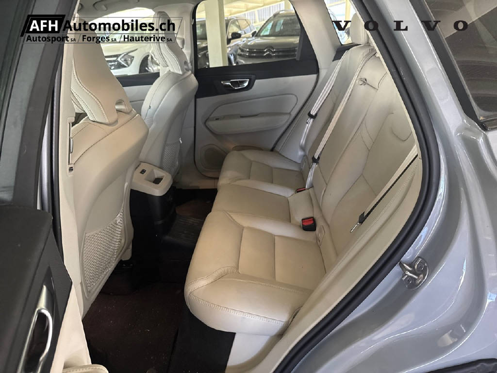 VOLVO XC60 2.0 T6 TE Ultimate Dark eAWD-image-6