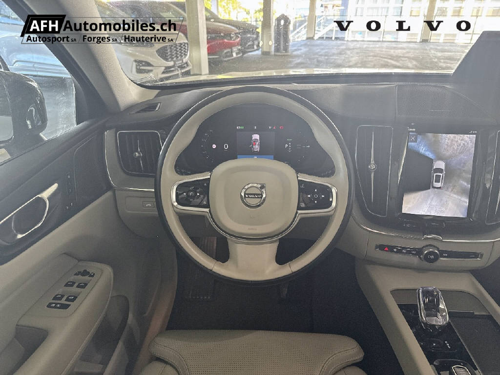 VOLVO XC60 2.0 T6 TE Ultimate Dark eAWD-showroom-element-2