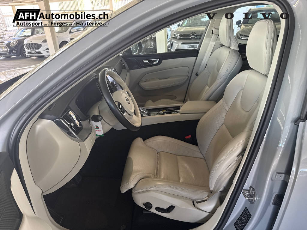 VOLVO XC60 2.0 T6 TE Ultimate Dark eAWD-image-5