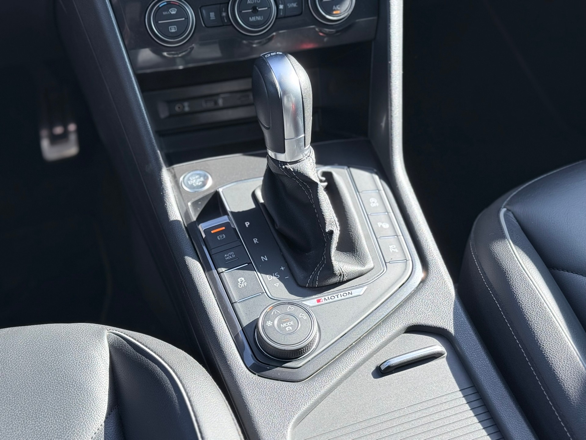 VW Tiguan 2.0 TDI SCR Highline 4Motion DSG-image-10