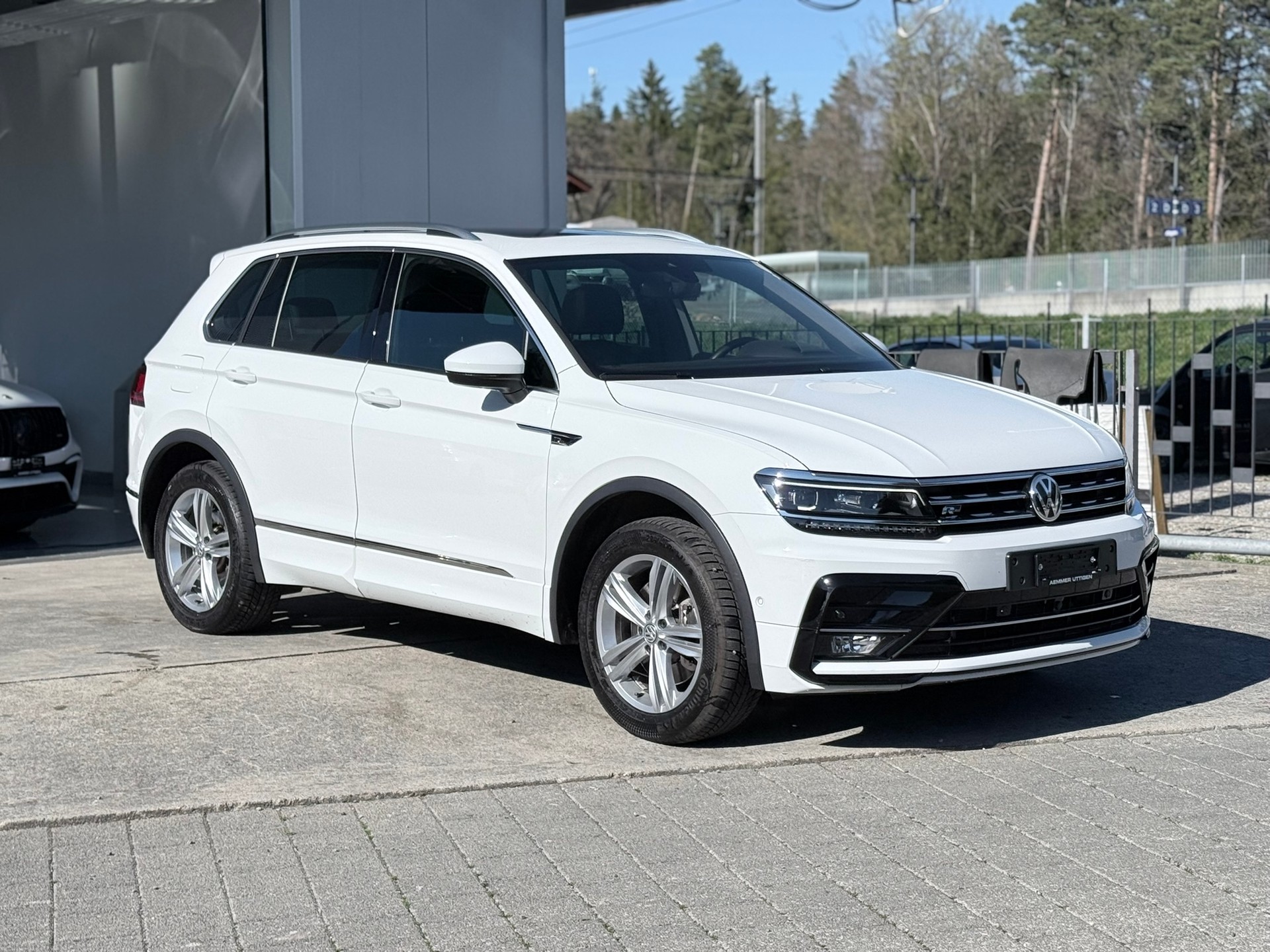 VW Tiguan 2.0 TDI SCR Highline 4Motion DSG-image-2