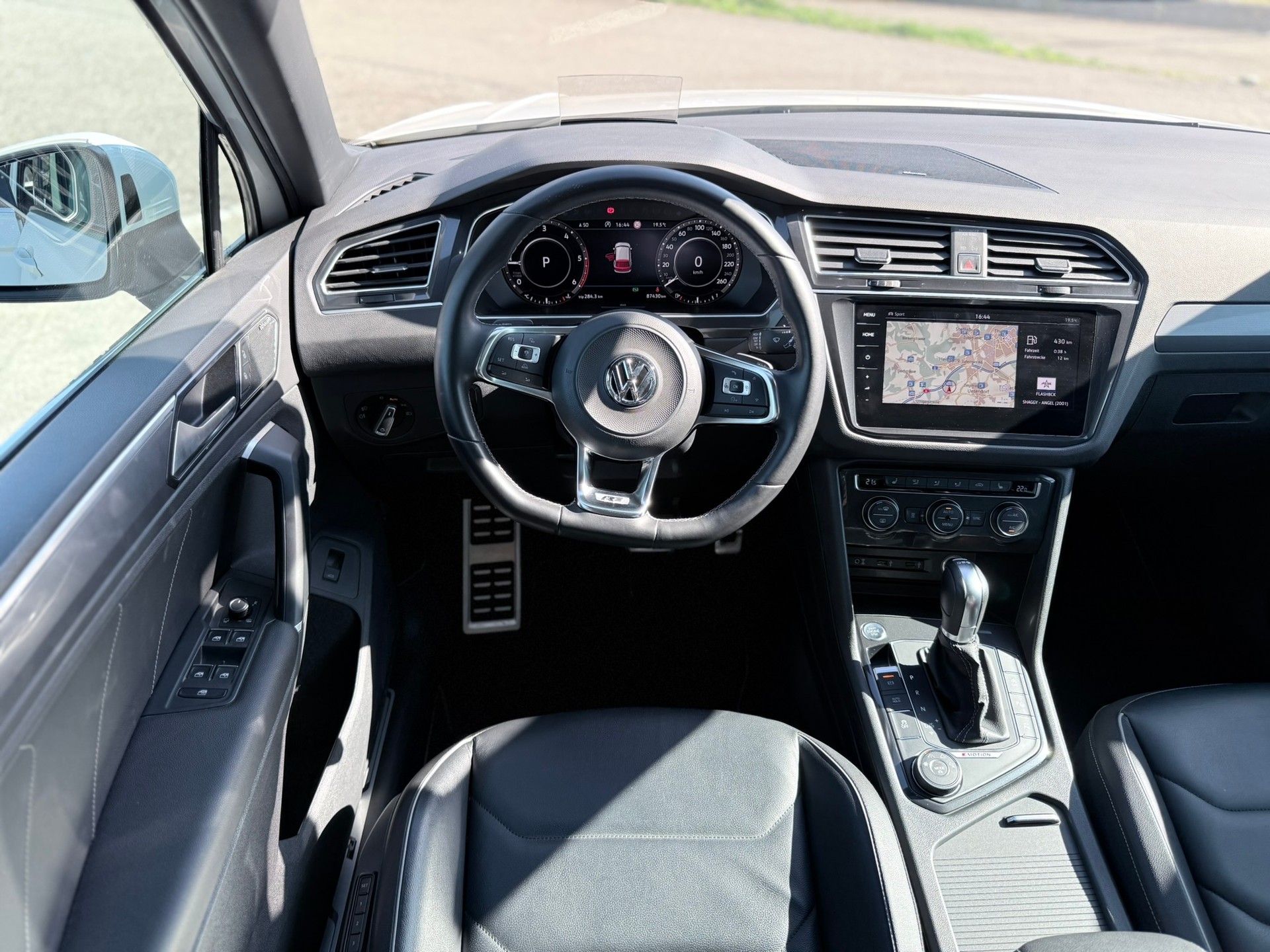 VW Tiguan 2.0 TDI SCR Highline 4Motion DSG-image-8