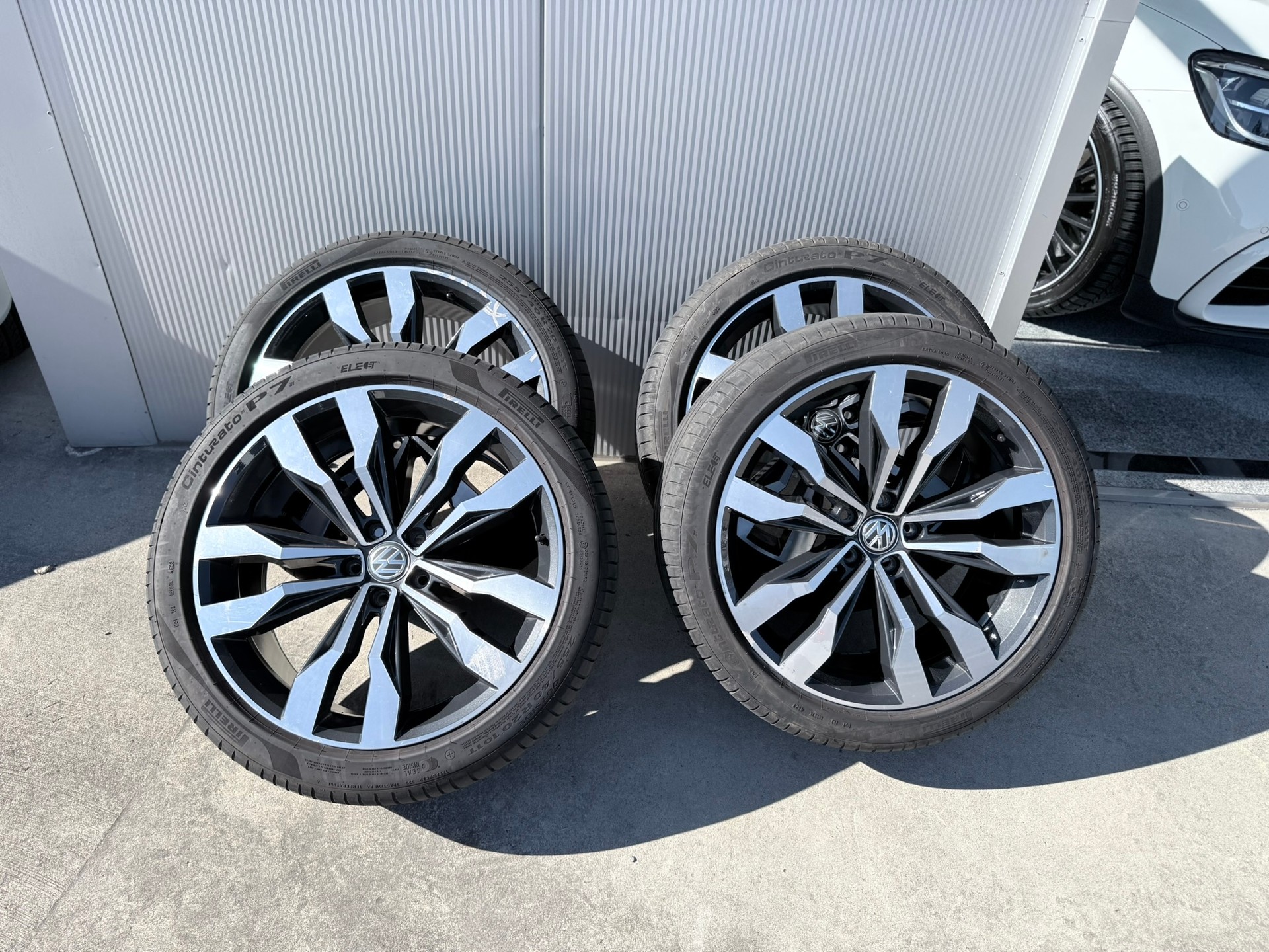 VW Tiguan 2.0 TDI SCR Highline 4Motion DSG-image-15