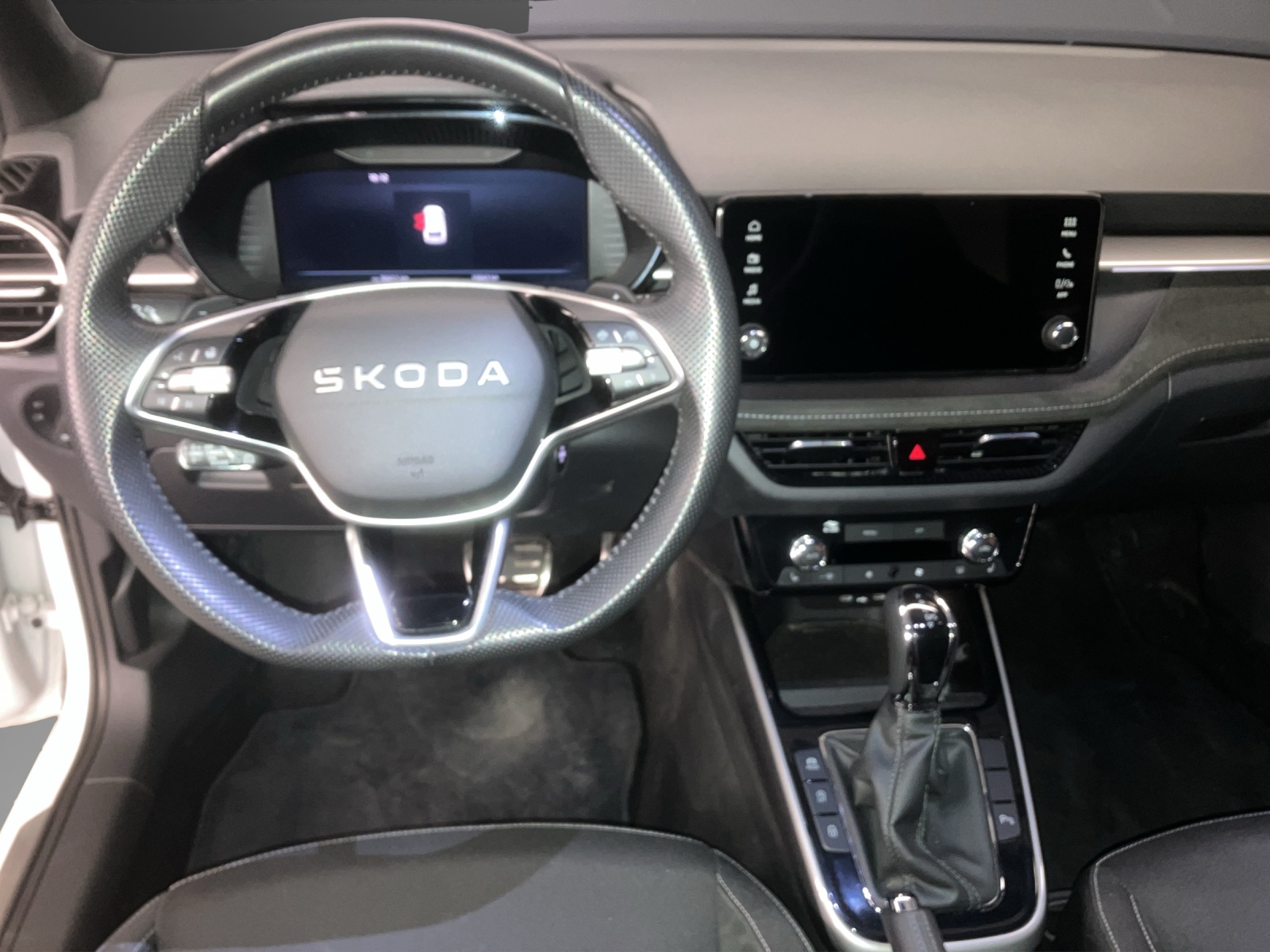 SKODA Fabia 1.0 TSI Dynamic DSG-image-6