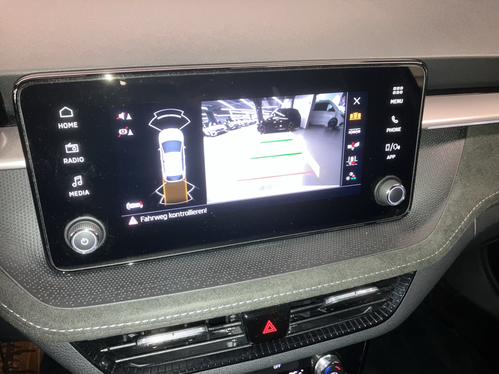 SKODA Fabia 1.0 TSI Dynamic DSG-image-12