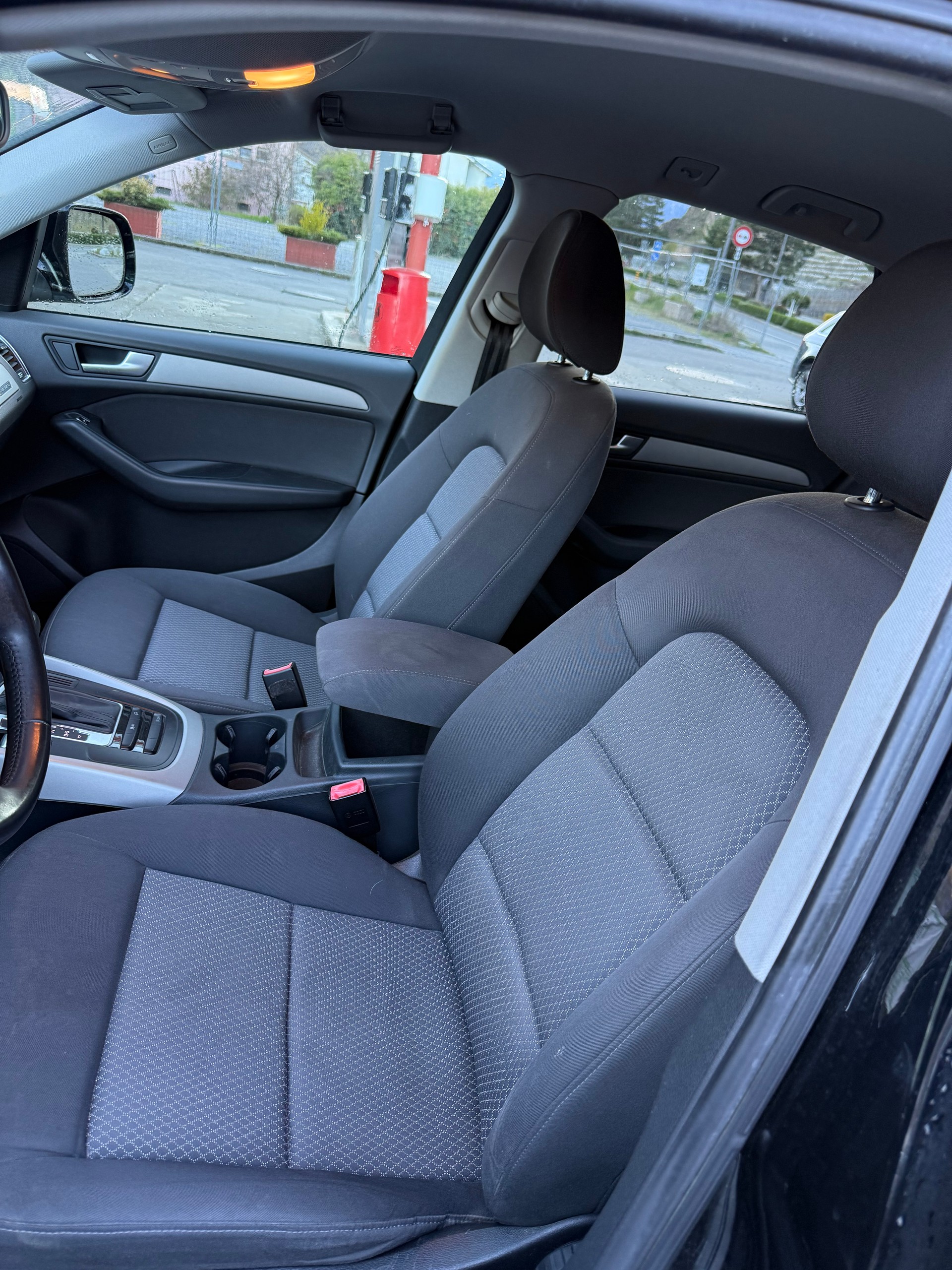 AUDI Q5 2.0 TDI quattro S-tronic-image-13