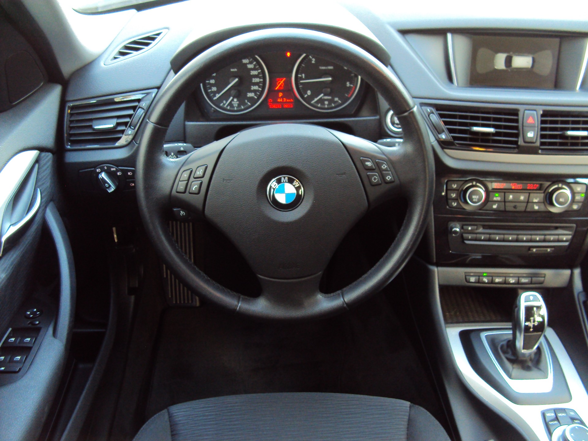 BMW X1 xDrive 18d Steptronic-image-8