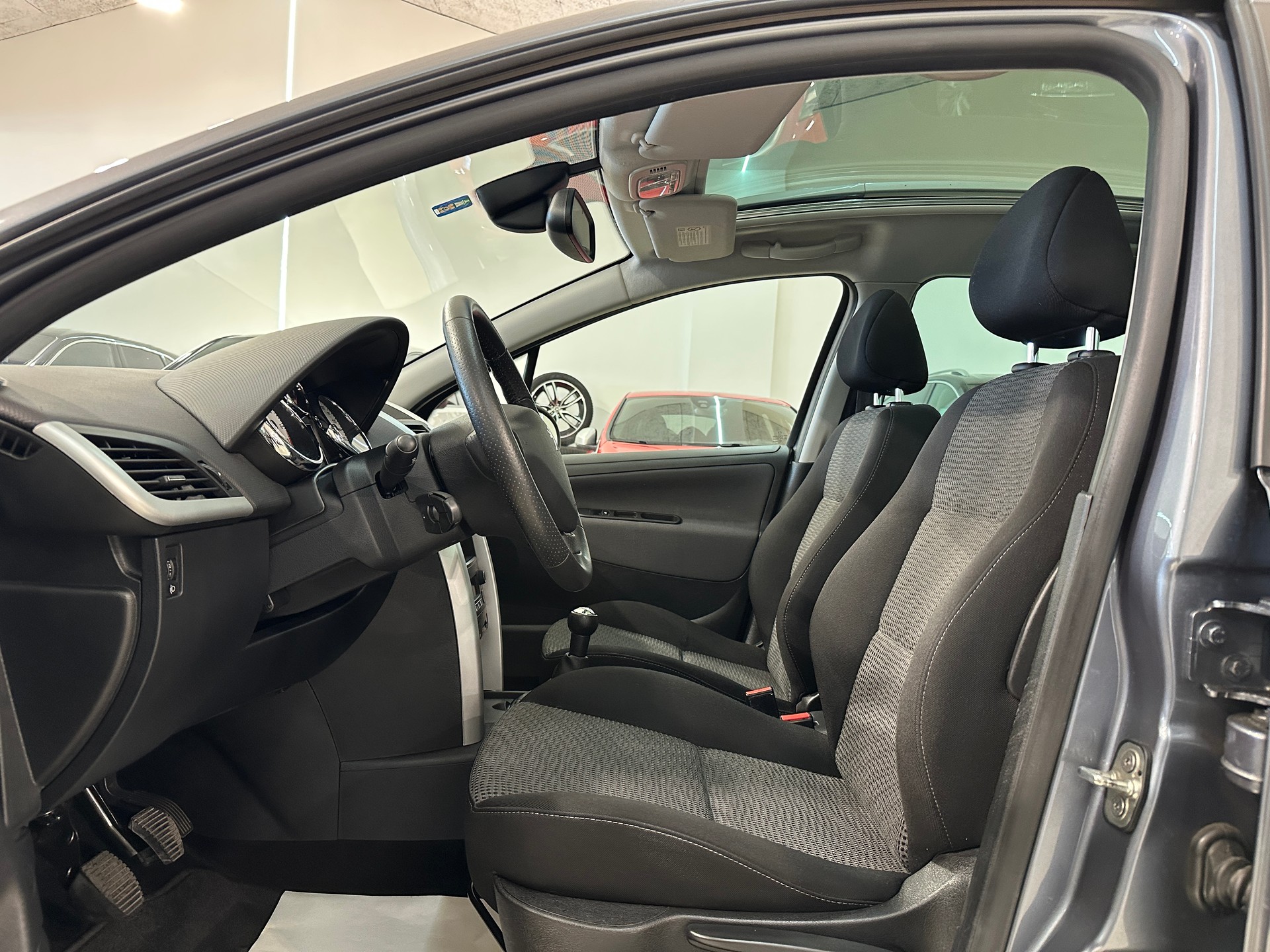 PEUGEOT 207 SW 1.6 16V Trendy Clim-image-10