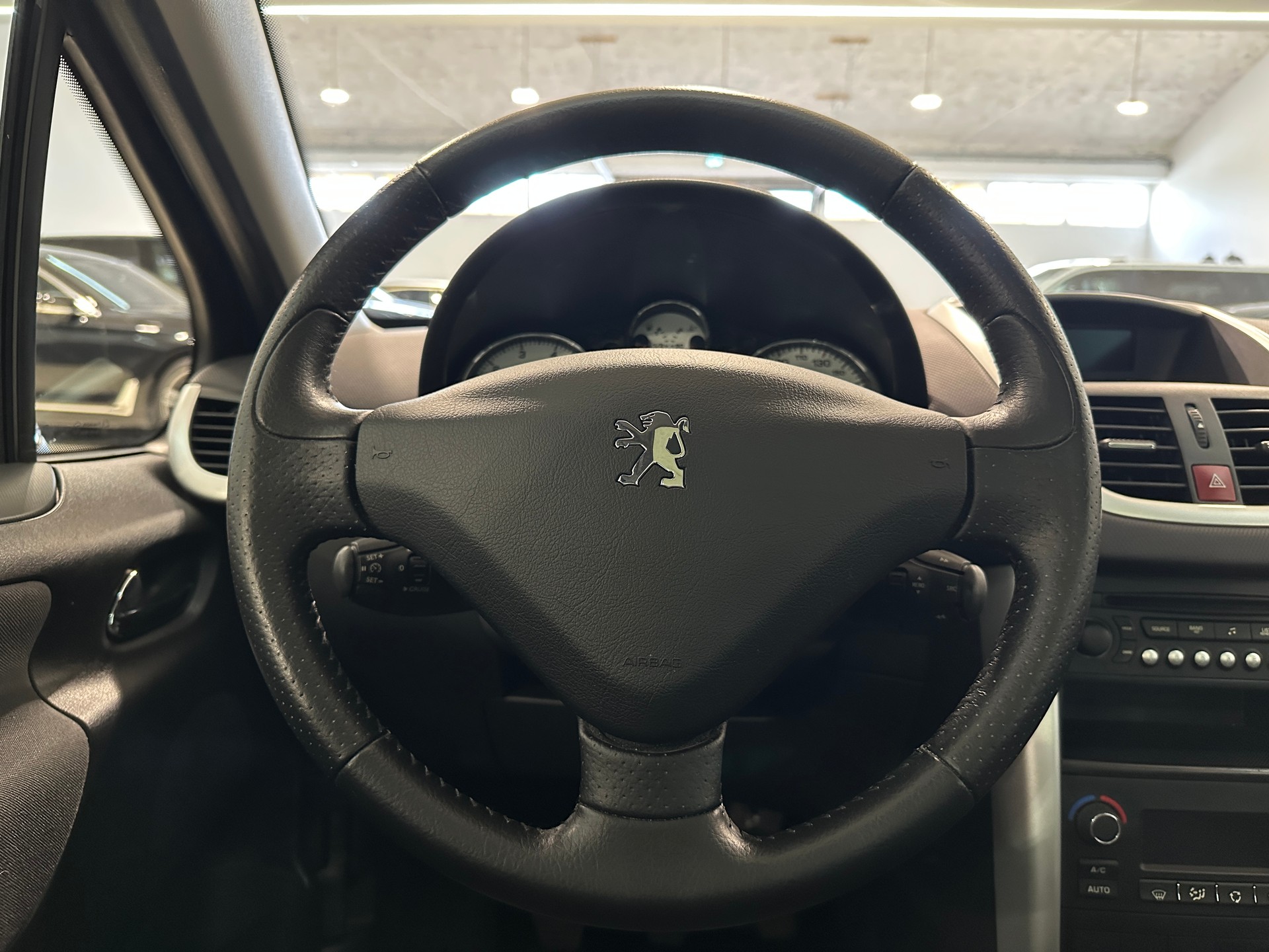 PEUGEOT 207 SW 1.6 16V Trendy Clim-image-19