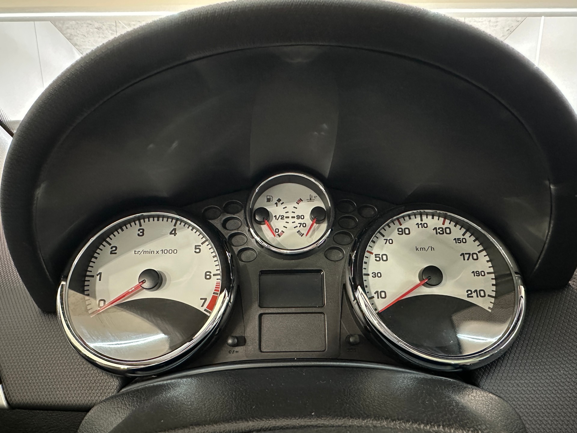 PEUGEOT 207 SW 1.6 16V Trendy Clim-image-18