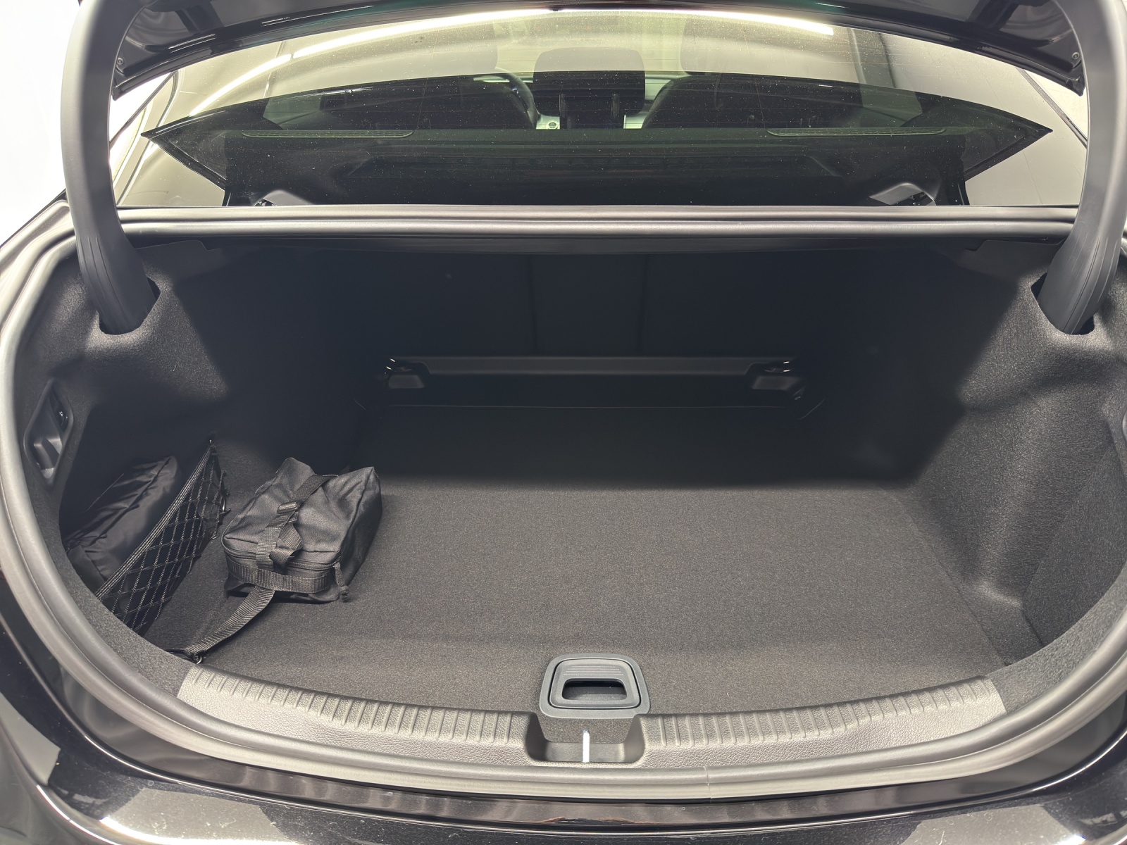 MERCEDES-BENZ C 220 d AMG Line 4Matic Swiss Star Lim.-image-10
