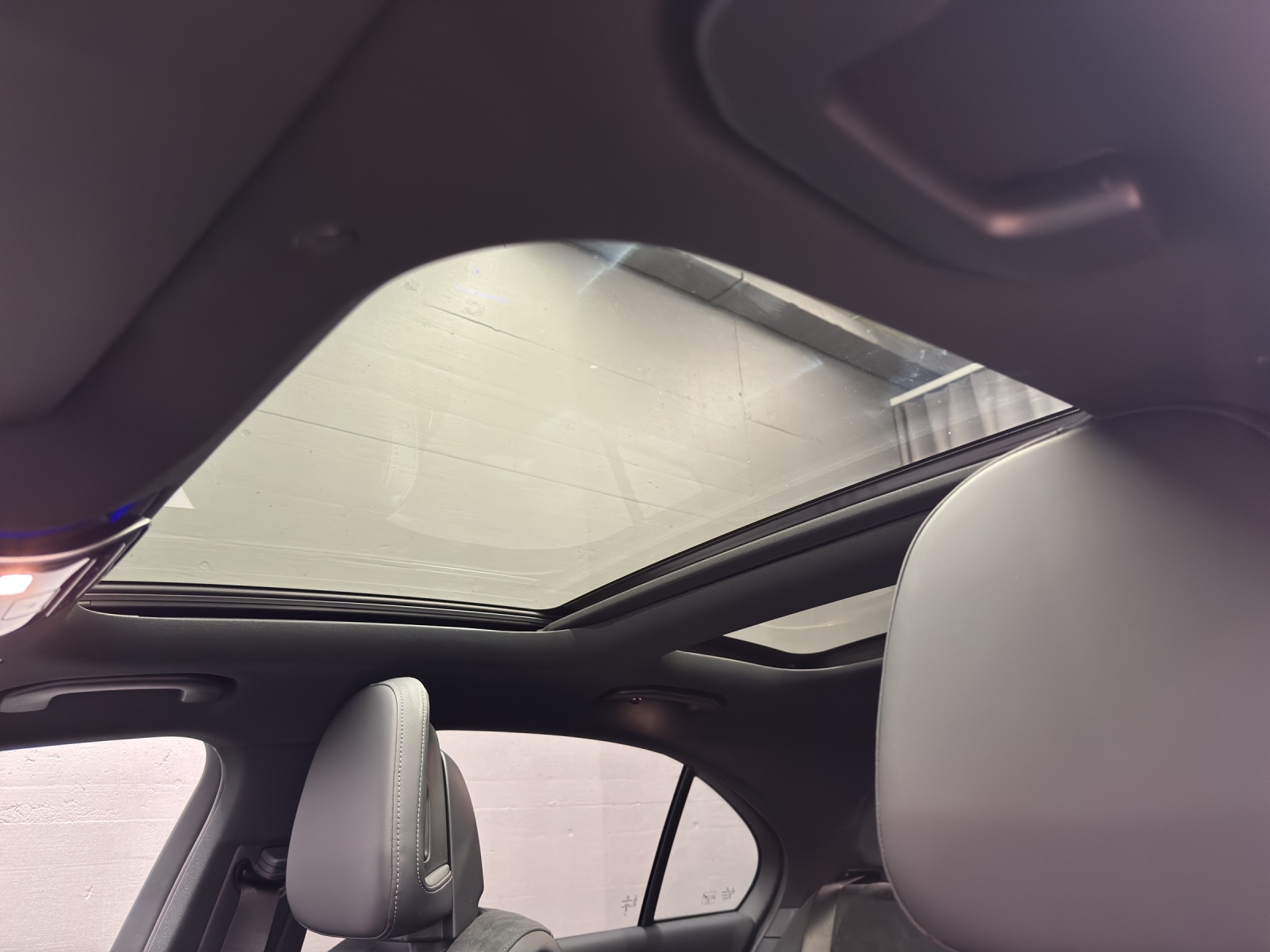 MERCEDES-BENZ C 220 d AMG Line 4Matic Swiss Star Lim.-image-14