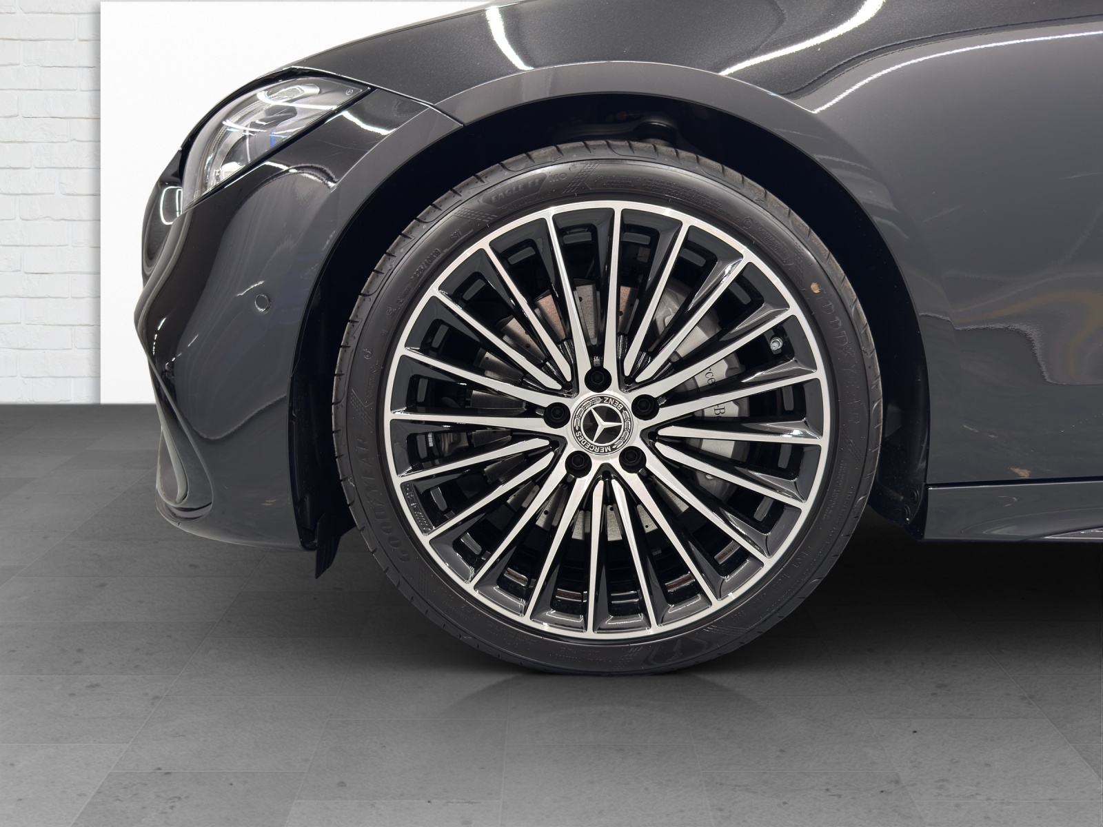 MERCEDES-BENZ C 220 d AMG Line 4Matic Swiss Star Lim.-image-5