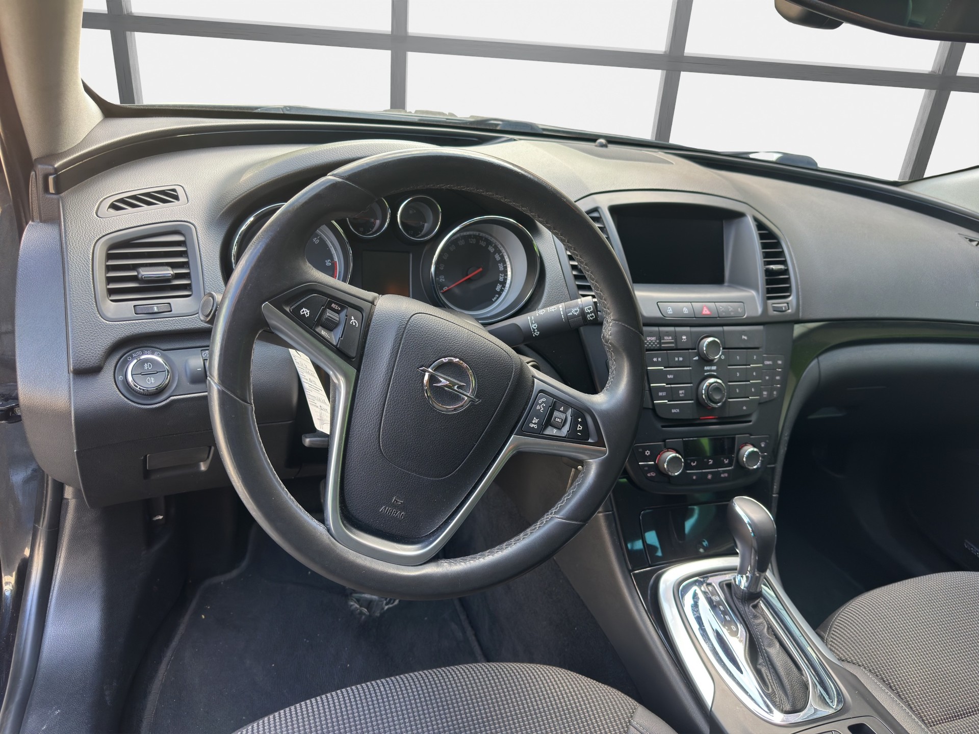 OPEL Insignia ST 2.0 CDTI Sport Edition Aut.-image-9