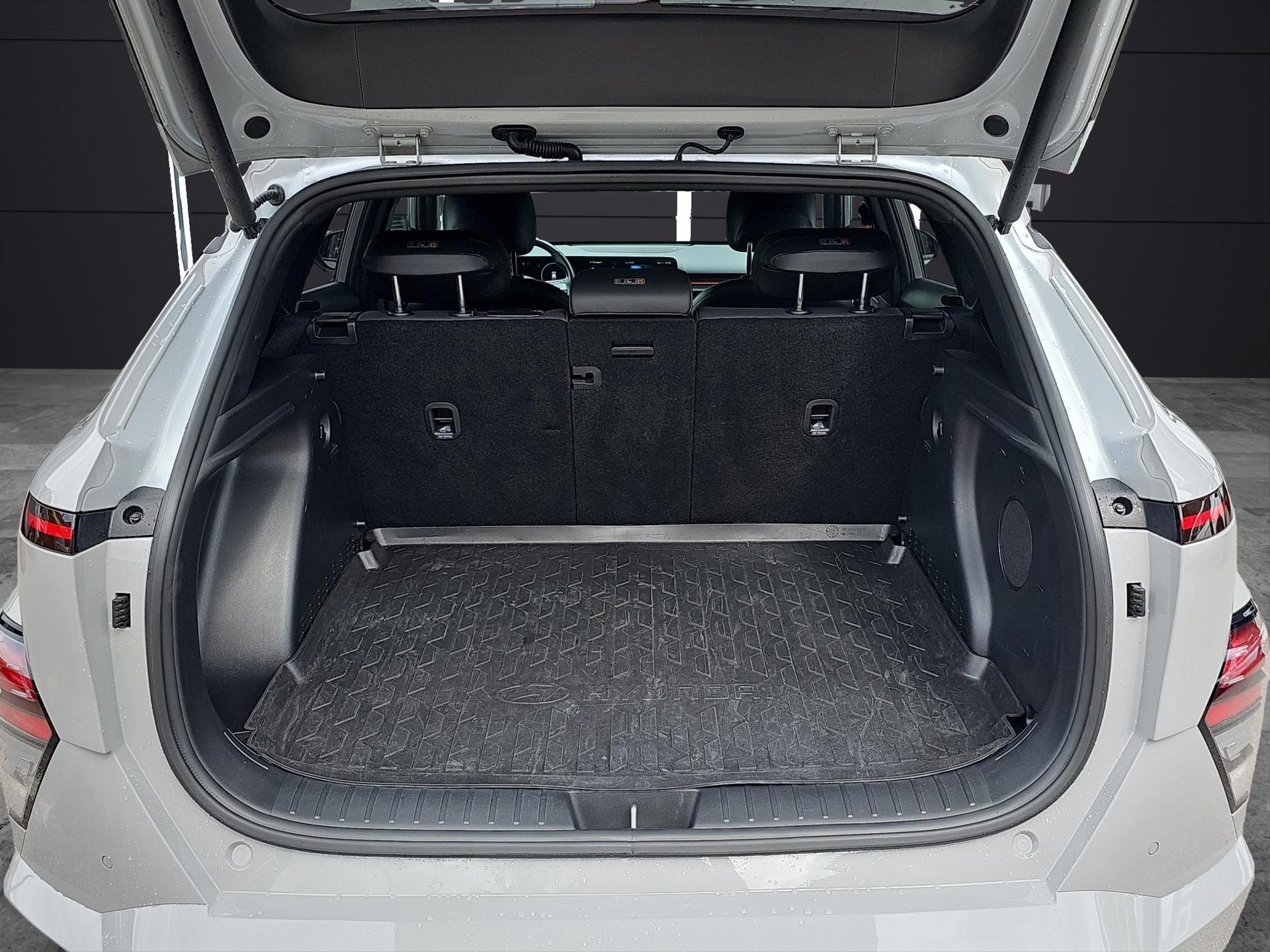 HYUNDAI Kona 1.6 GDi Hybrid N-Line-image-12