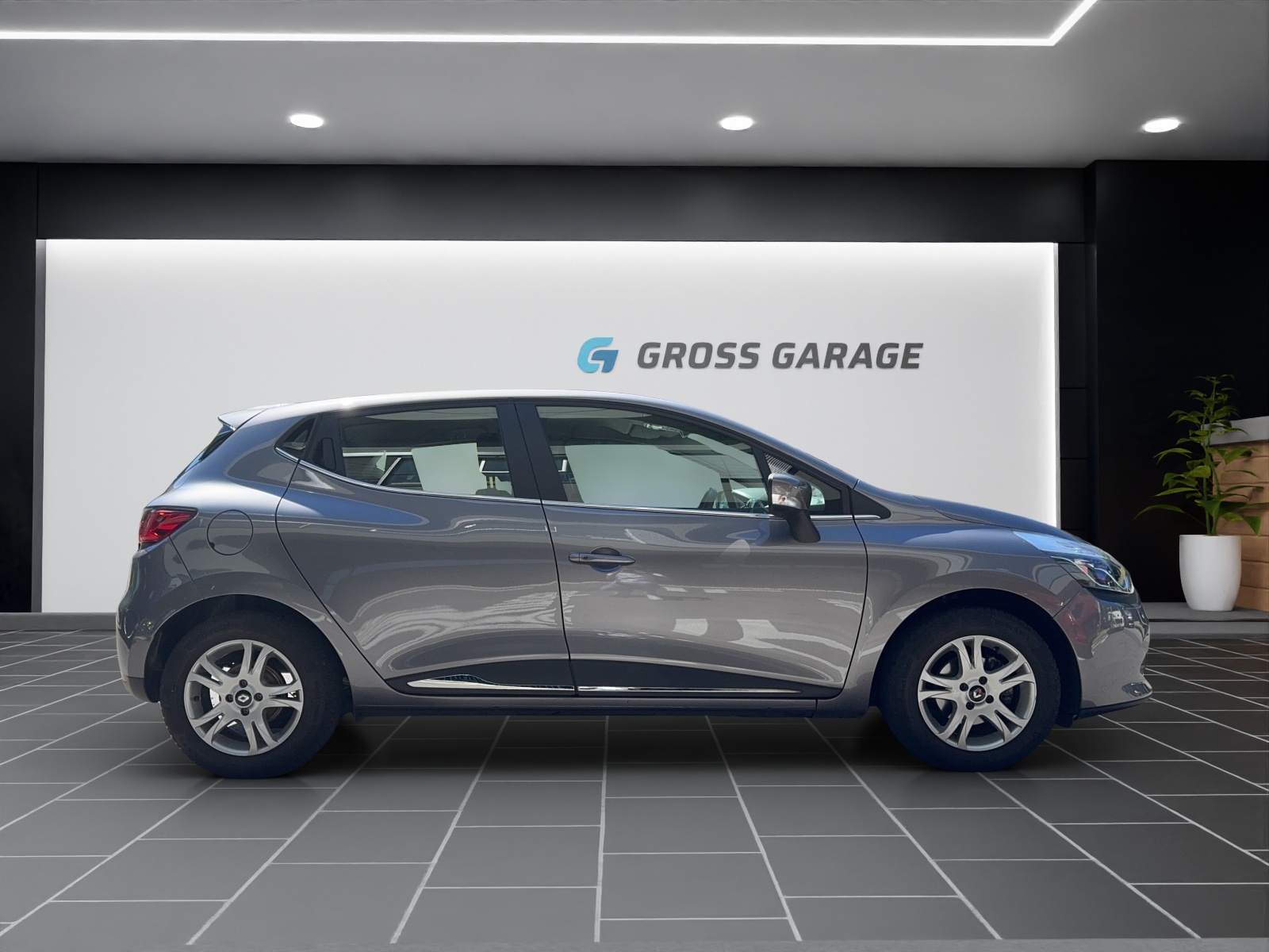 RENAULT Clio 0.9 Limited-showroom-element-2