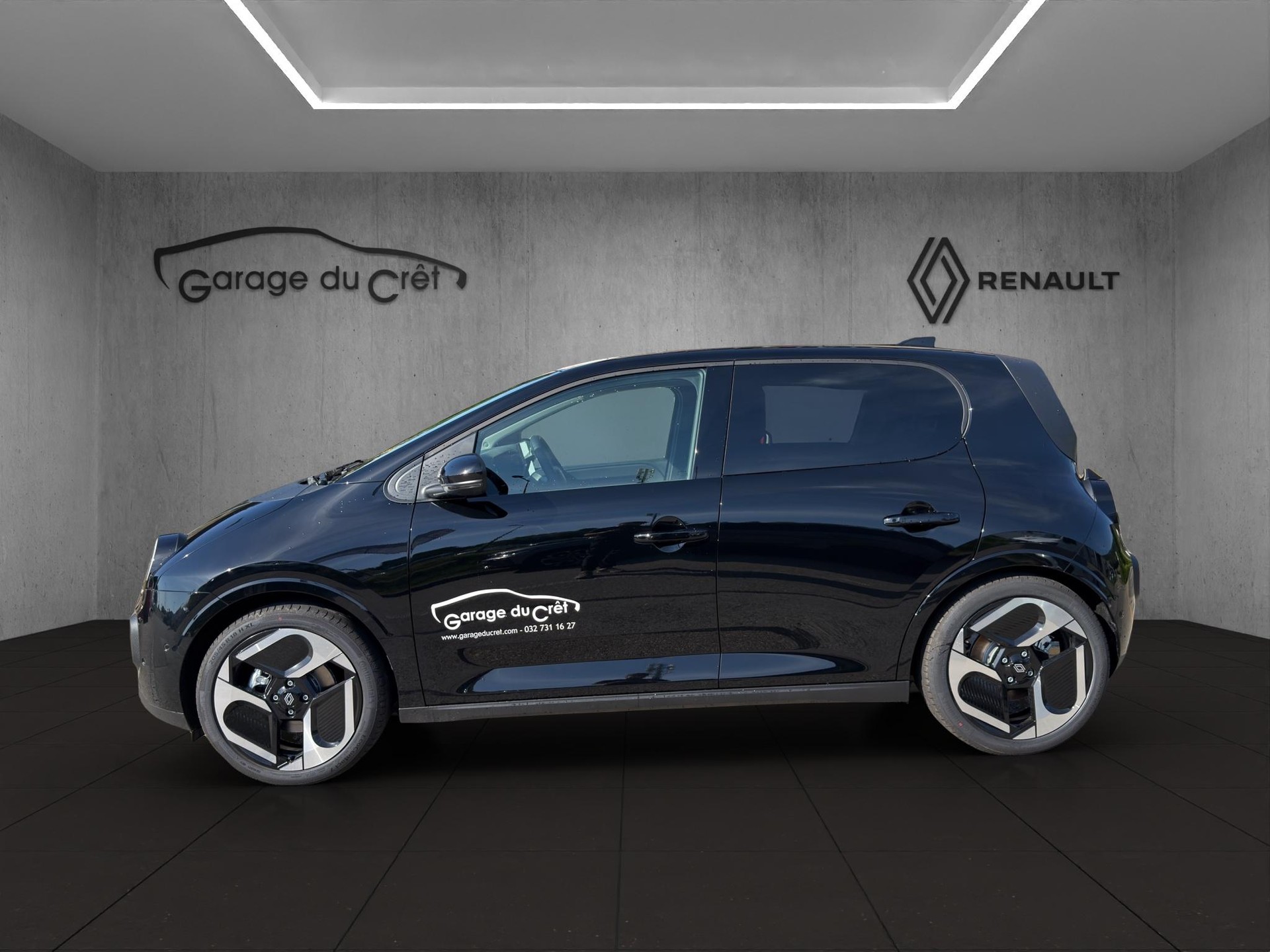 RENAULT Twingo E-Tech Urban Range techno-showroom-element-1