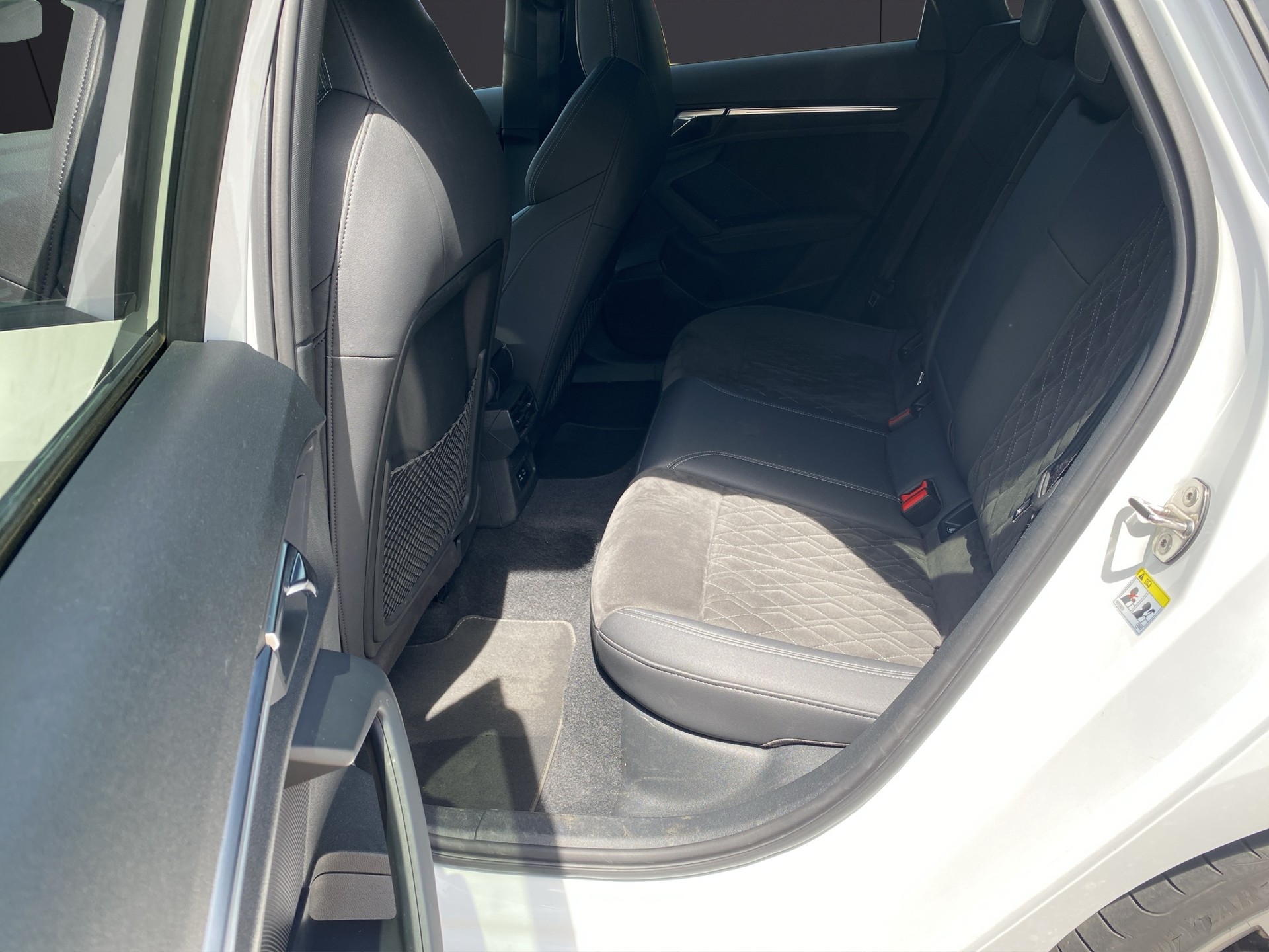 AUDI A3 Sportback 35 TFSI S line S-tronic-image-15