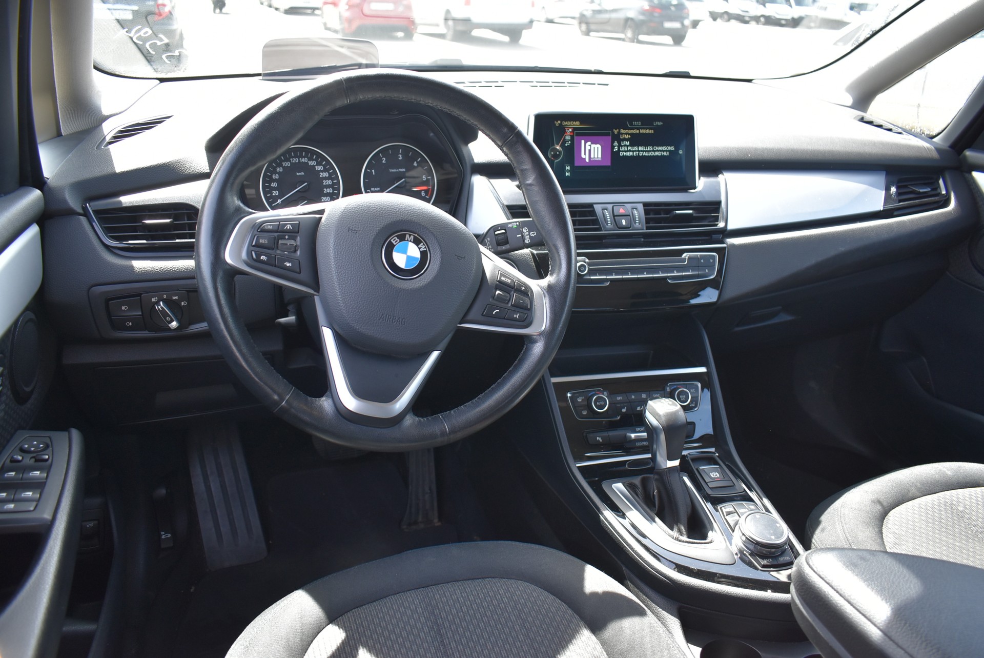 BMW 218d xDrive Active Tourer Steptronic-image-2