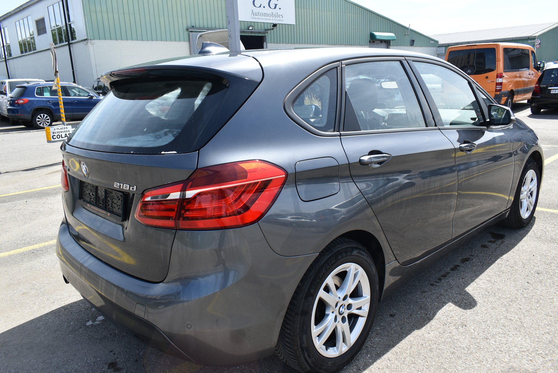 BMW 218d xDrive Active Tourer Steptronic-image-6