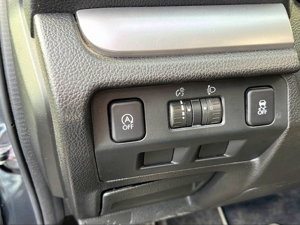 SUBARU XV 2.0i Swiss Two-image-17