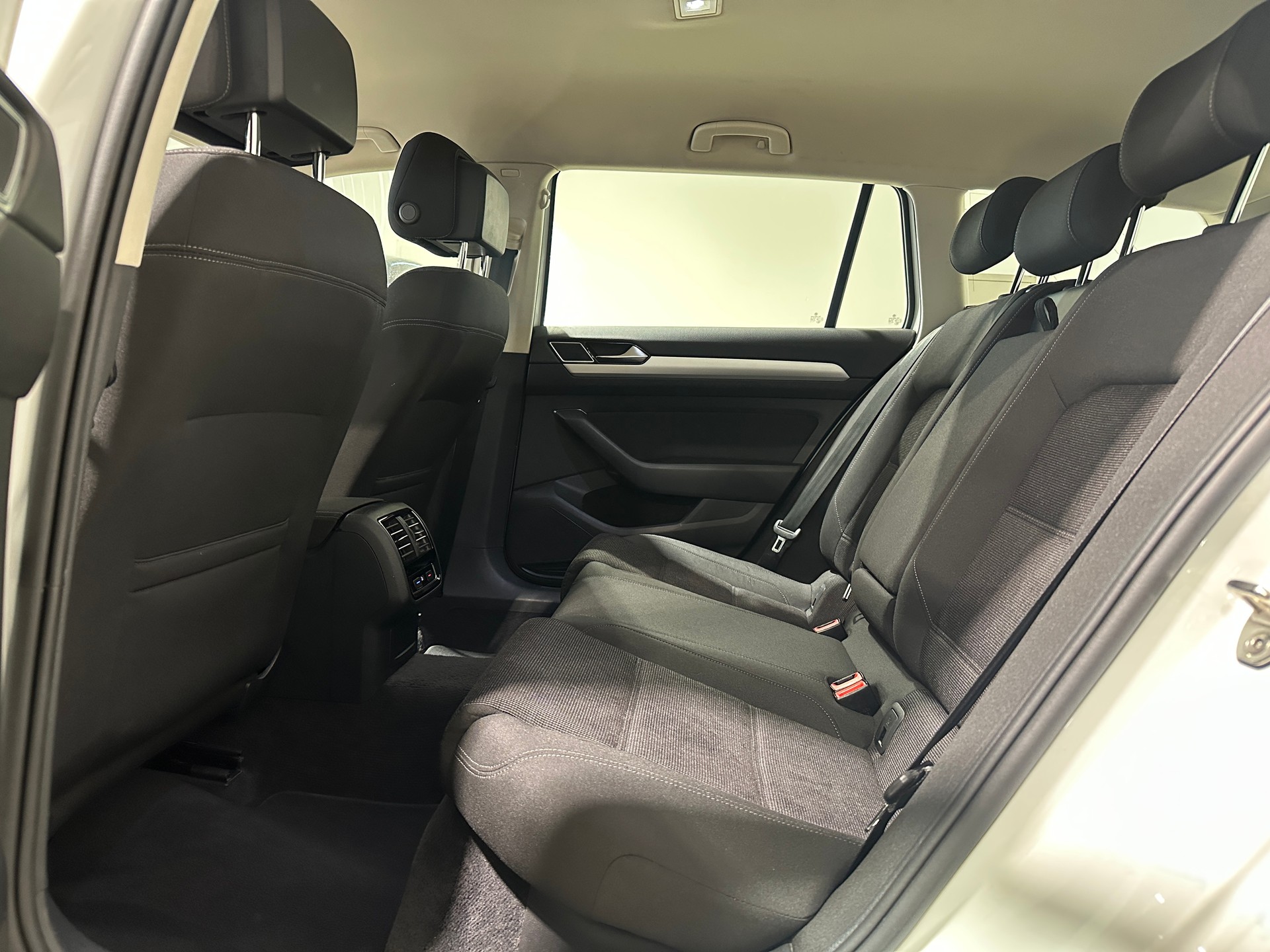 VW Passat Variant 2.0 TDI BMT Comfortline-image-14