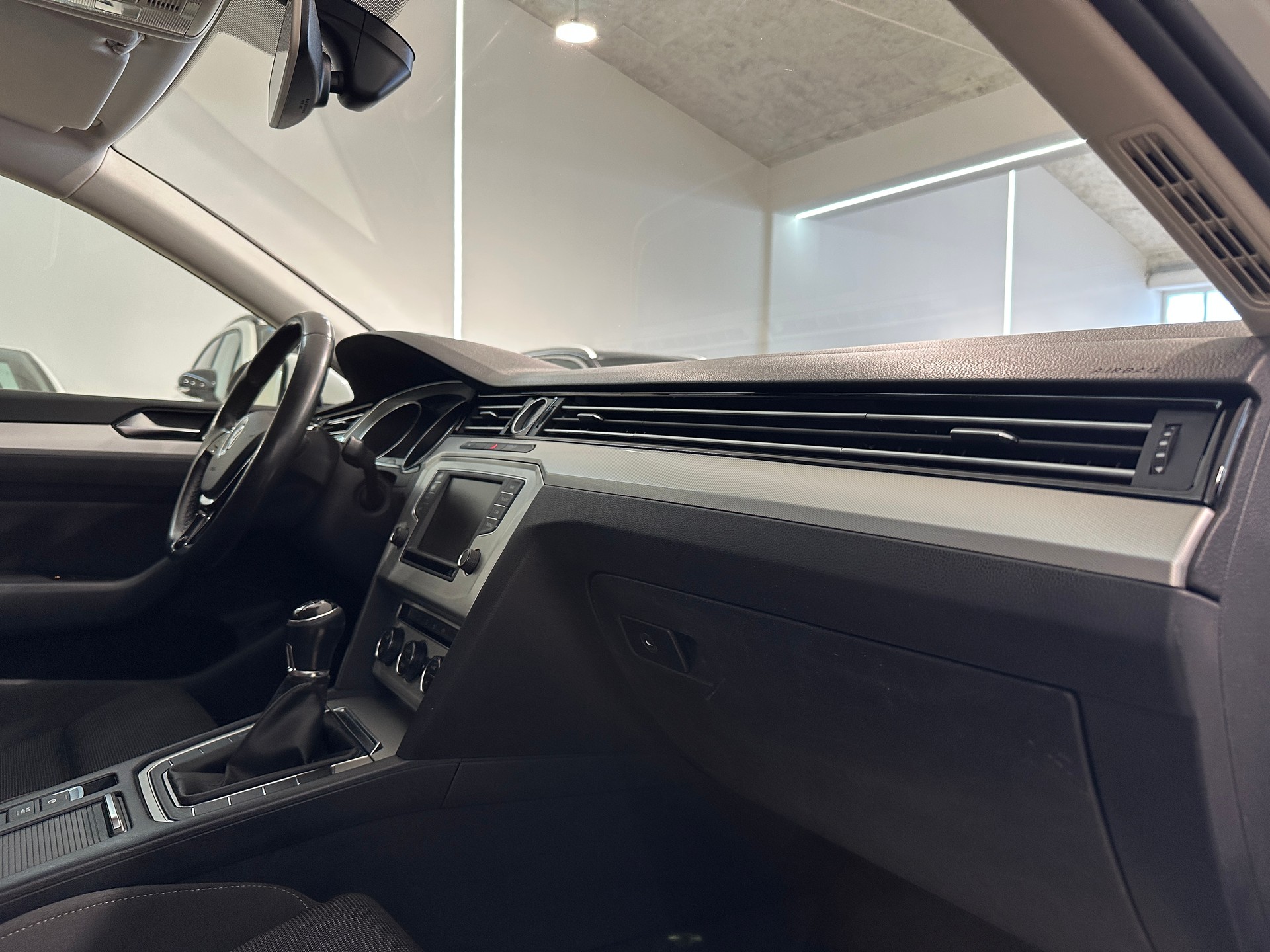 VW Passat Variant 2.0 TDI BMT Comfortline-image-16
