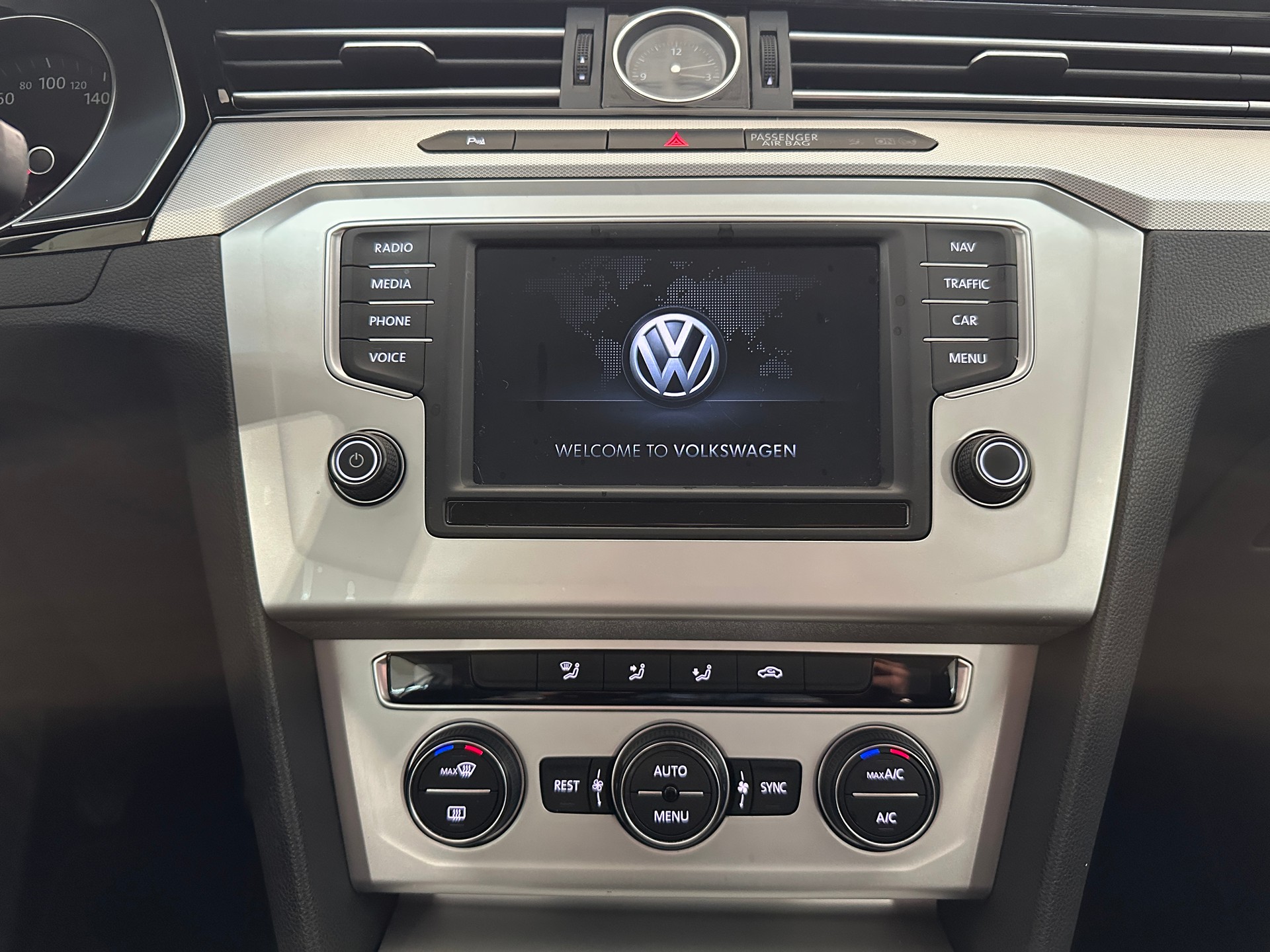 VW Passat Variant 2.0 TDI BMT Comfortline-image-17