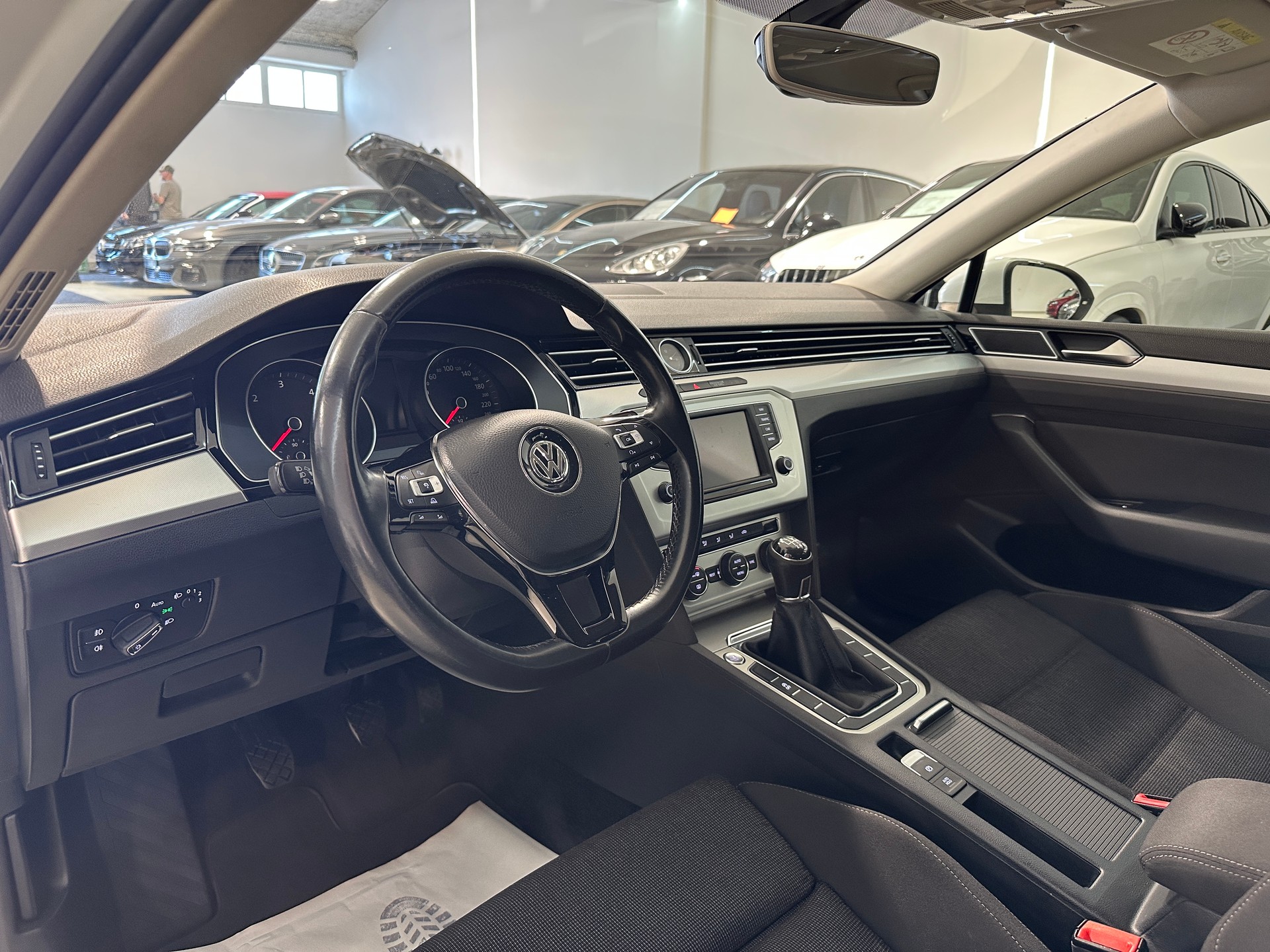 VW Passat Variant 2.0 TDI BMT Comfortline-showroom-element-1