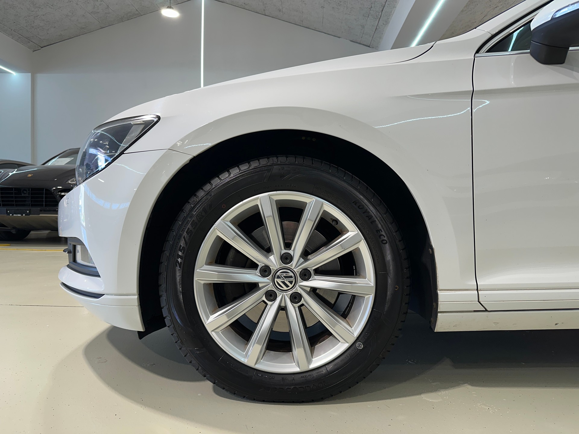 VW Passat Variant 2.0 TDI BMT Comfortline-showroom-element-3