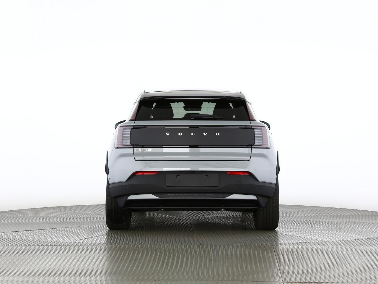VOLVO EX30 CC P8 Ultra AWD-showroom-element-3