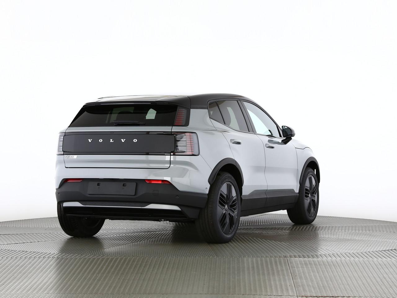 VOLVO EX30 CC P8 Ultra AWD-showroom-element-1