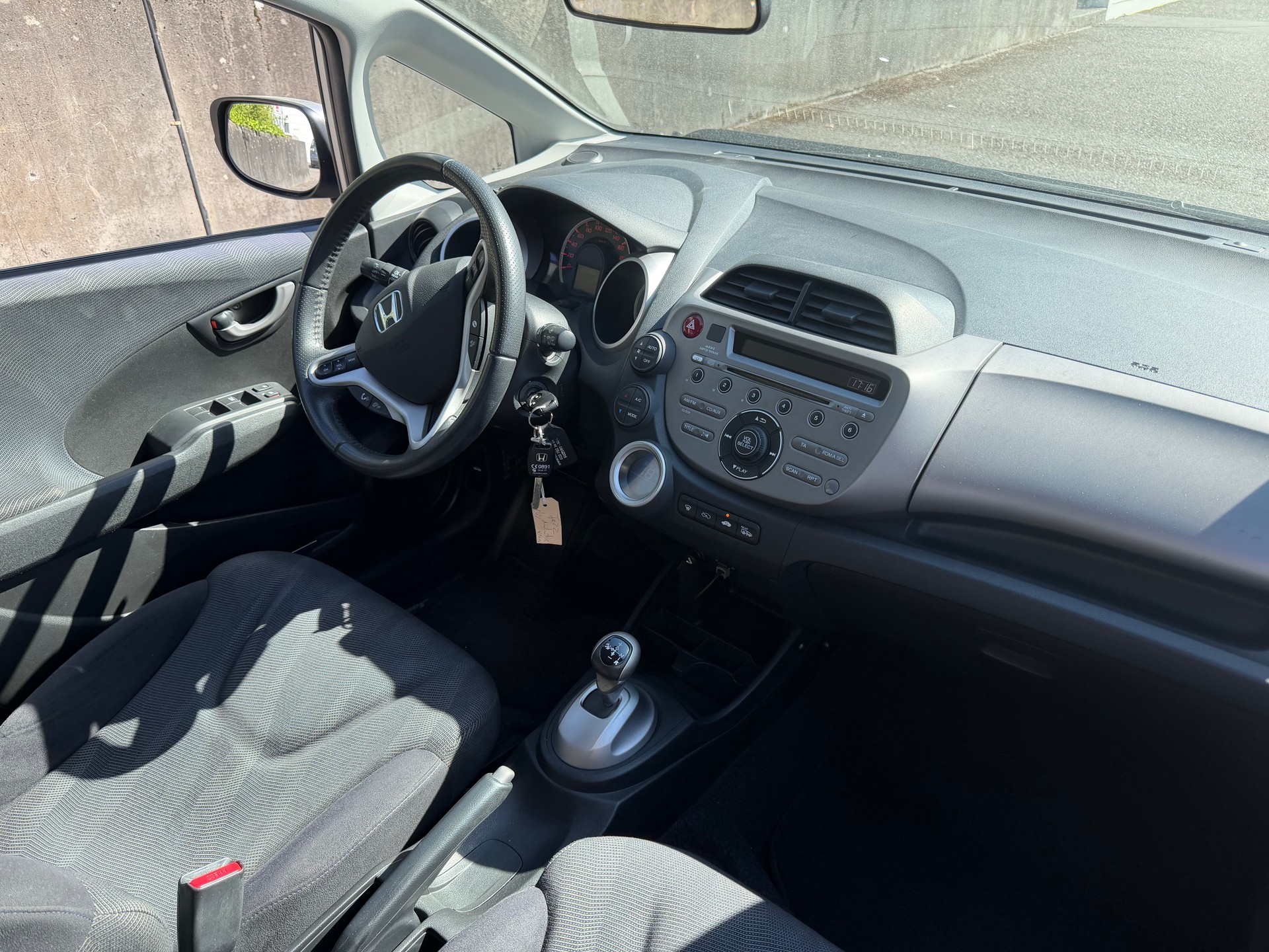 HONDA Jazz 1.4i Exclusive i-Shift-image-3
