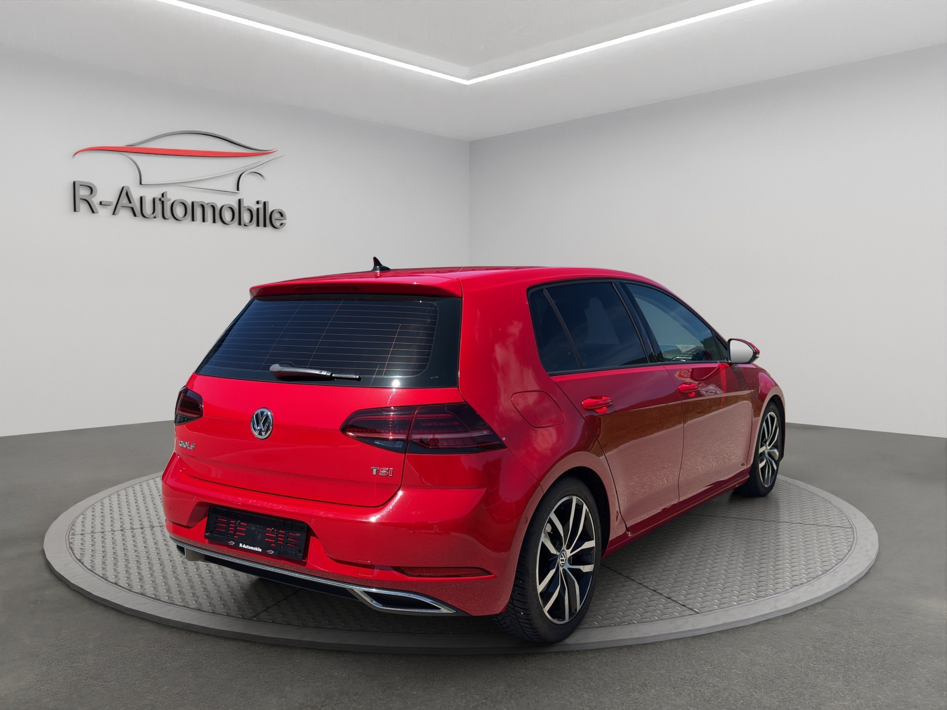 VW Golf 1.5 TSI EVO Highline-image-4