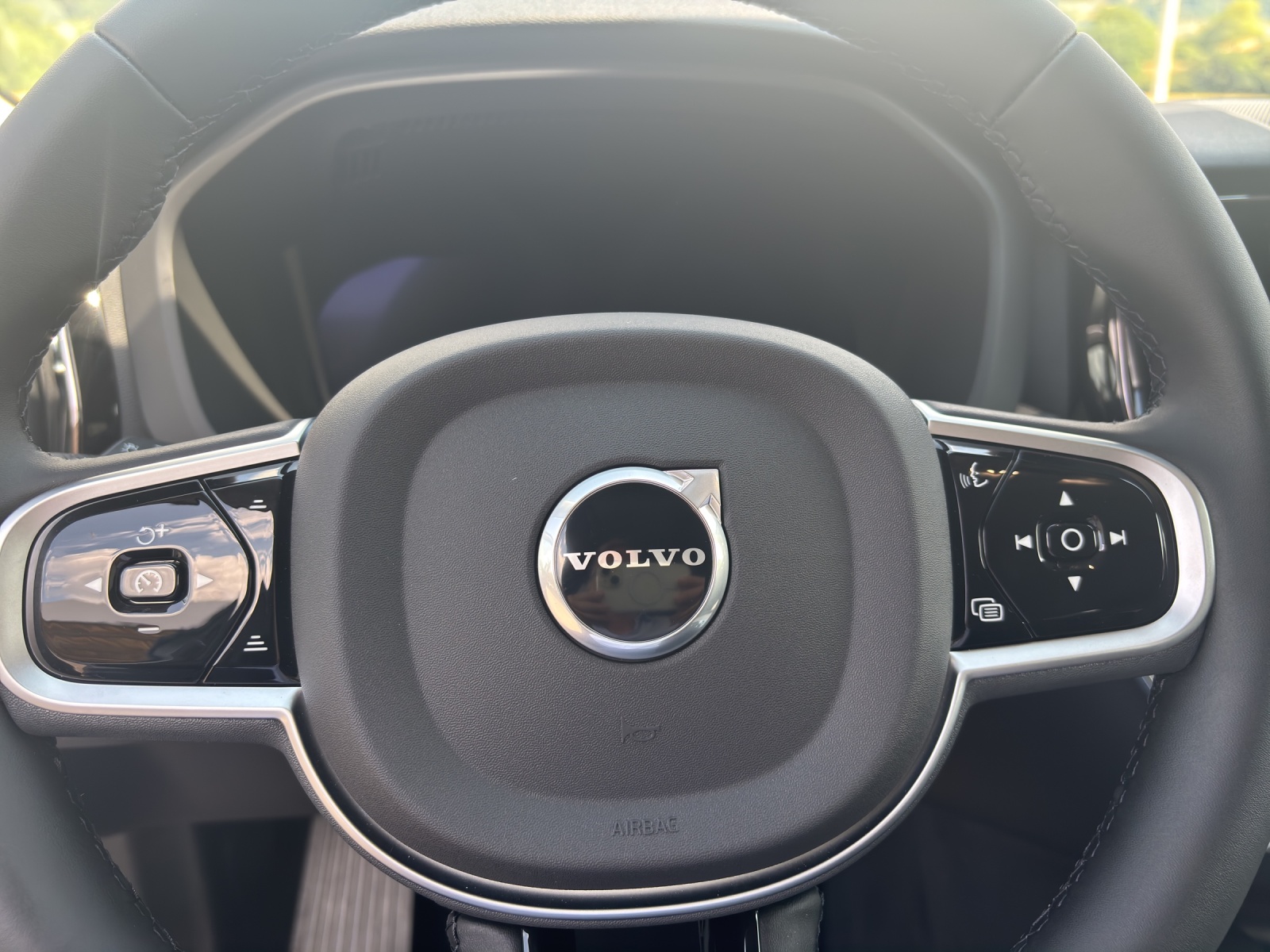 VOLVO XC60 2.0 T6 TE Plus Dark eAWD-image-10