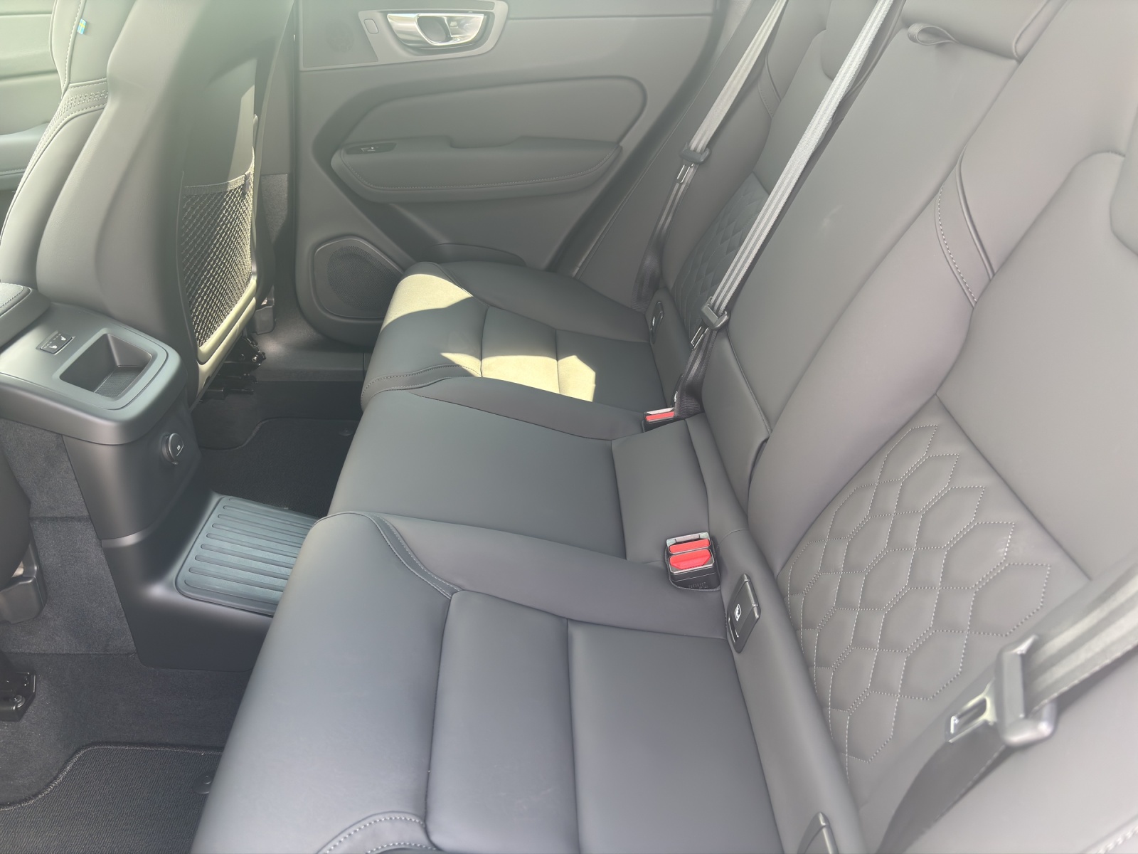 VOLVO XC60 2.0 T6 TE Plus Dark eAWD-image-8