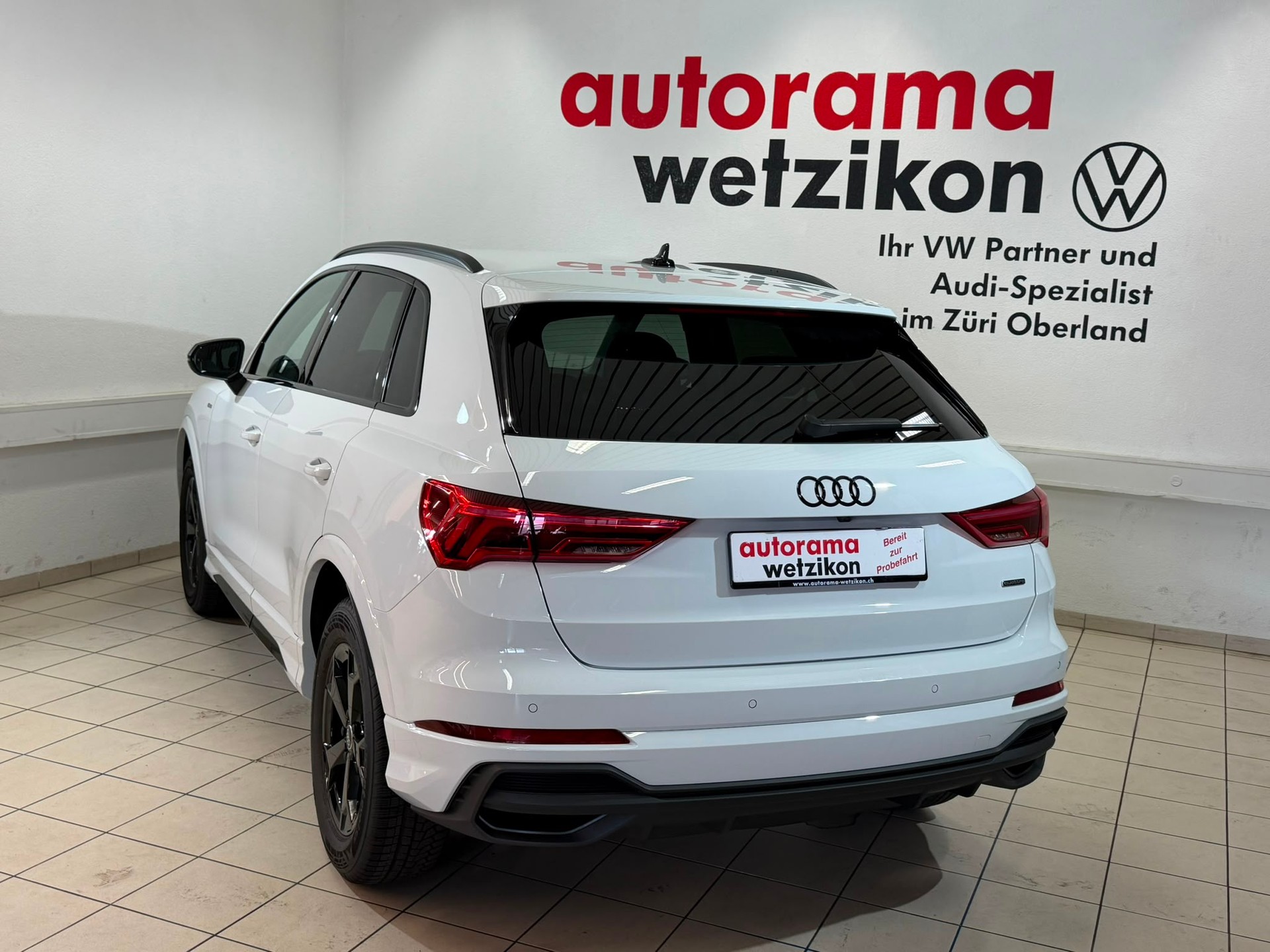 AUDI Q3 45 TFSI S line quattro S-tronic-showroom-element-3