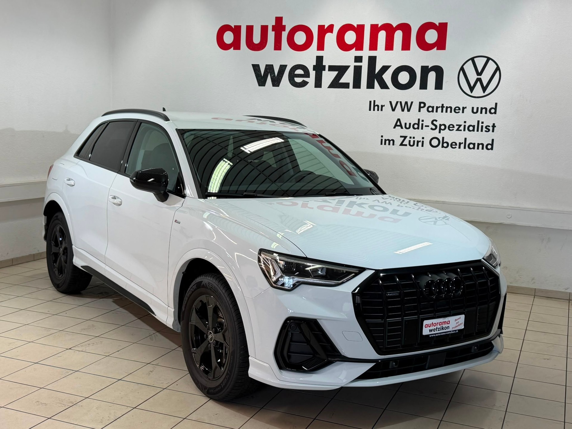 AUDI Q3 45 TFSI S line quattro S-tronic-showroom-element-1