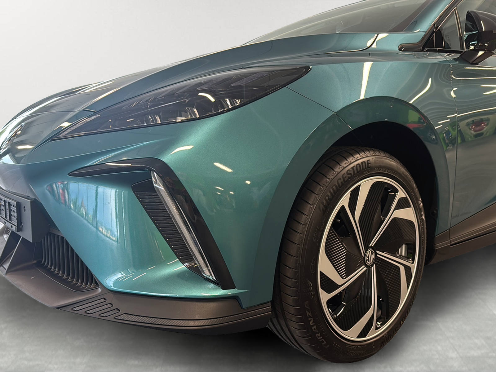 MG 4 EV 64kWh Facelift Premium-image-7