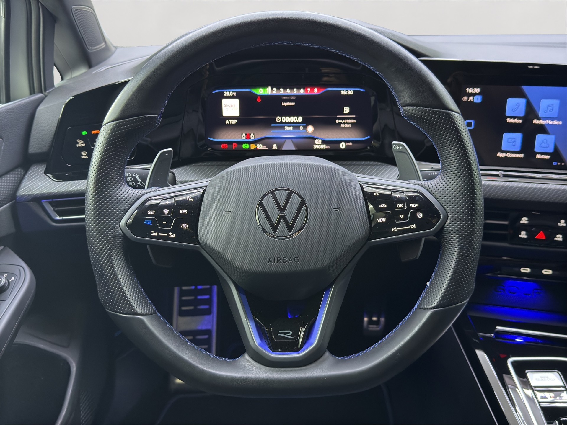 VW Golf 2.0 TSI R DSG 4Motion-image-9